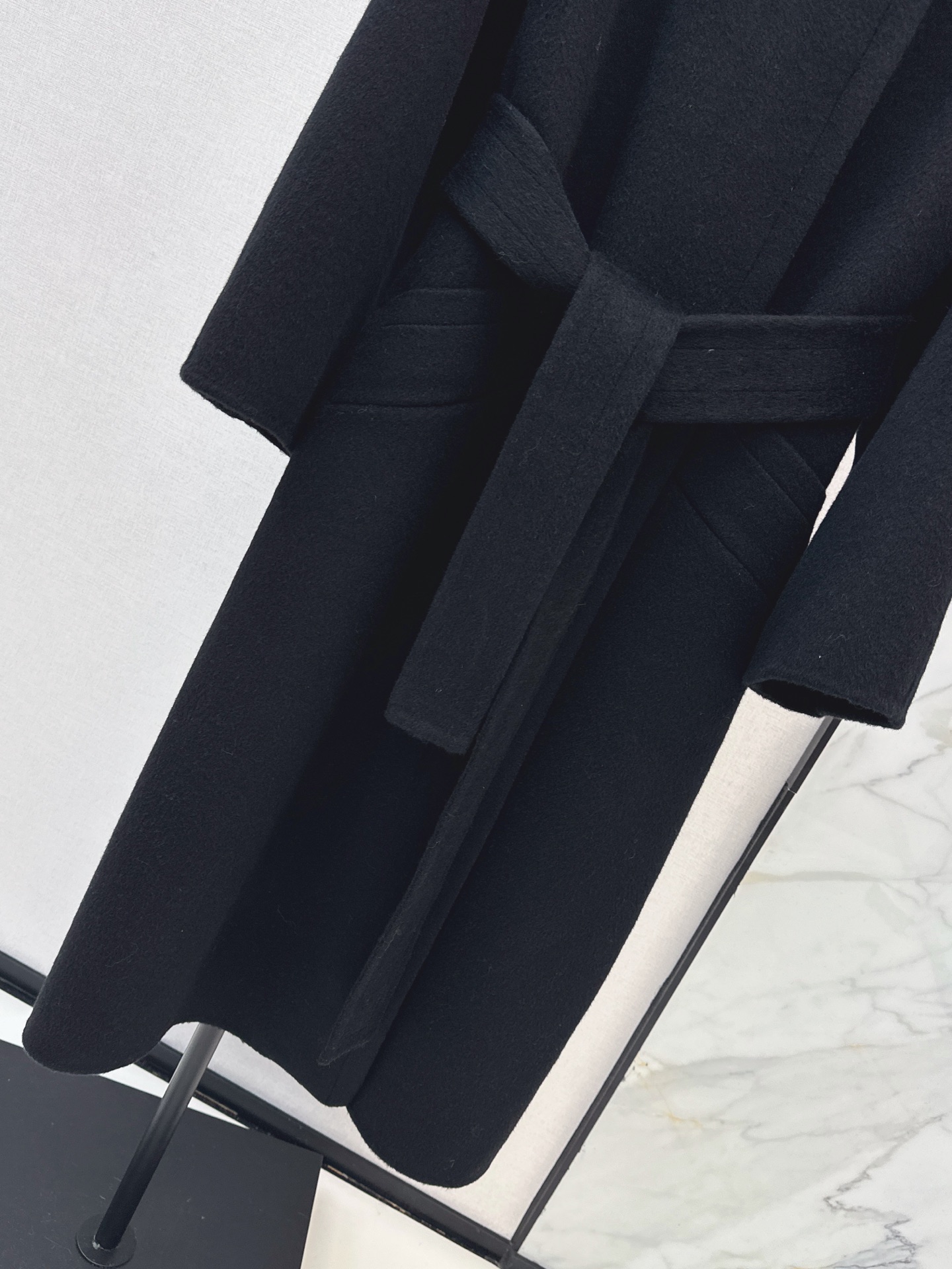 Fen 26fw fur-trim woolen overcoats
