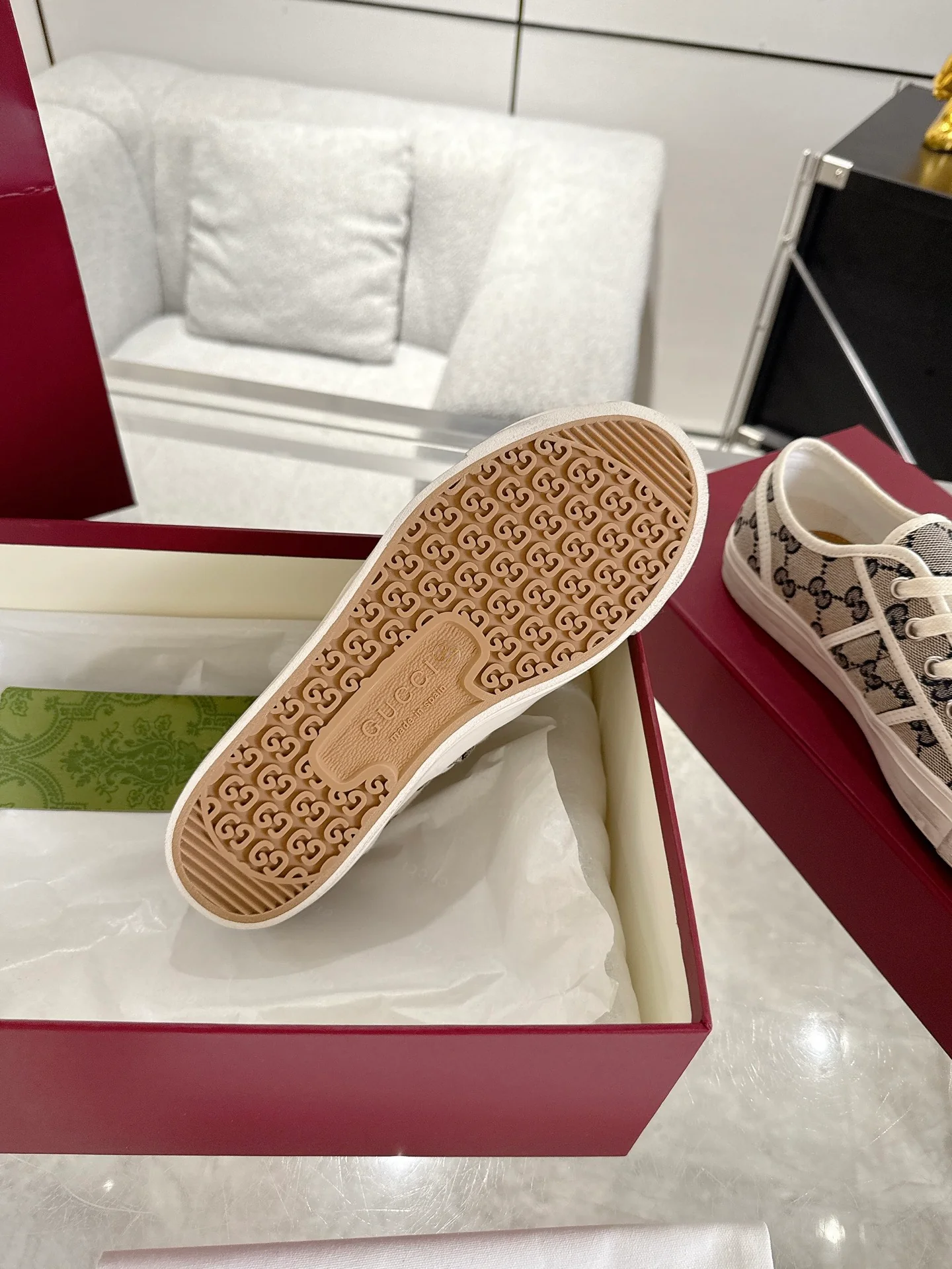 Guc sneakers