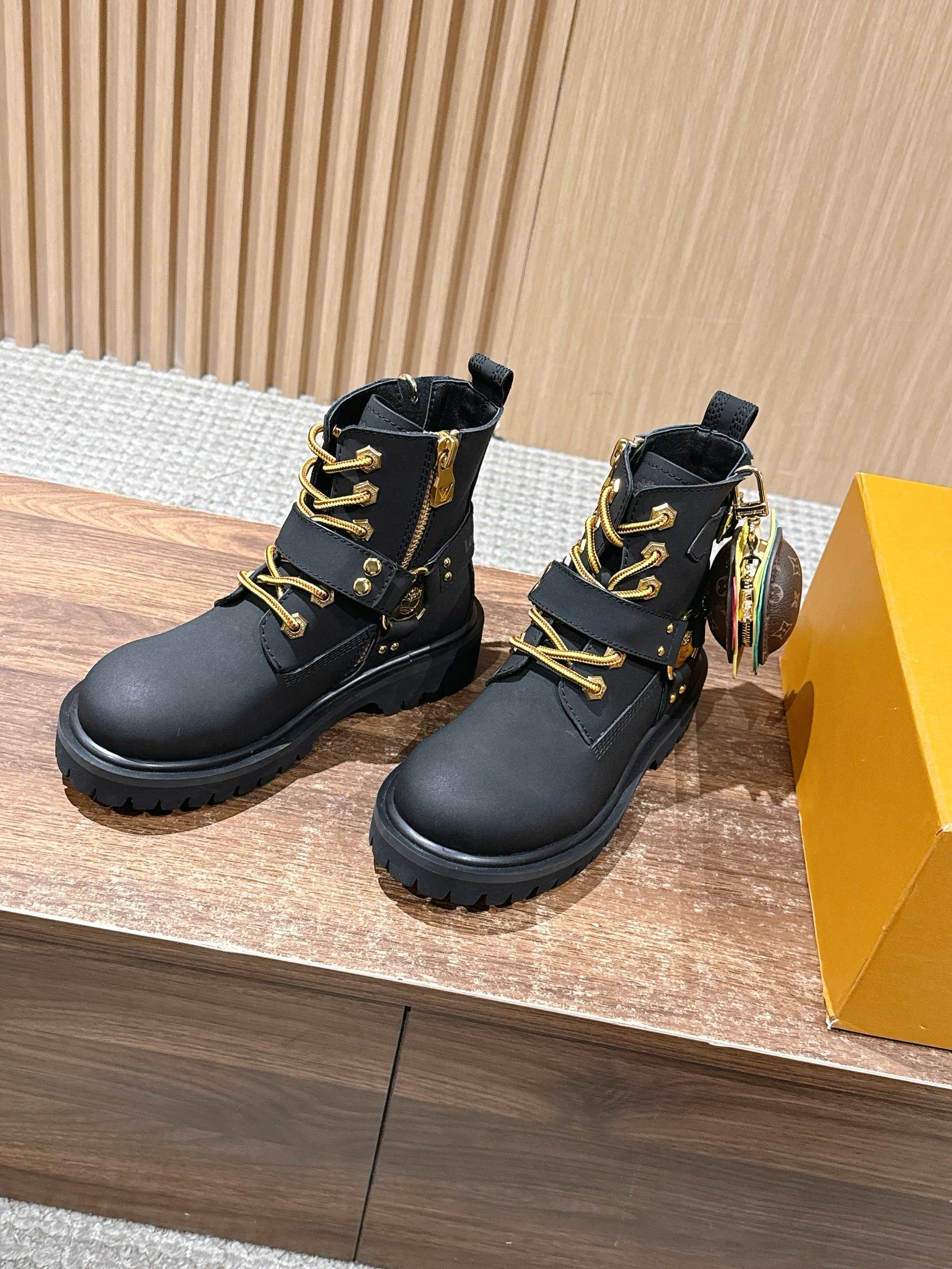 Loui 25fw biker boots