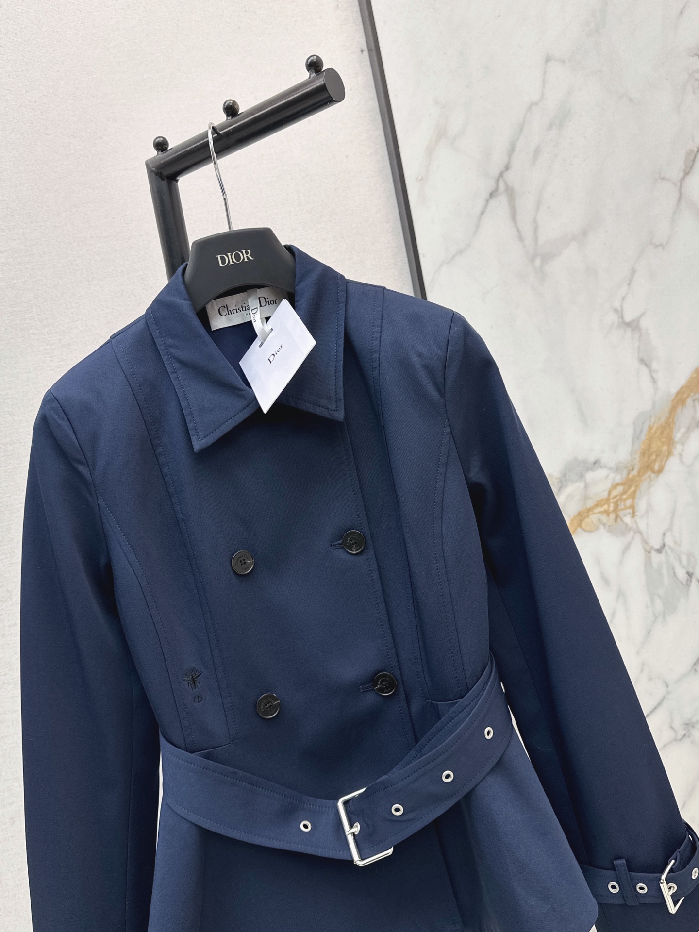 CD 26fw cropped trench coats