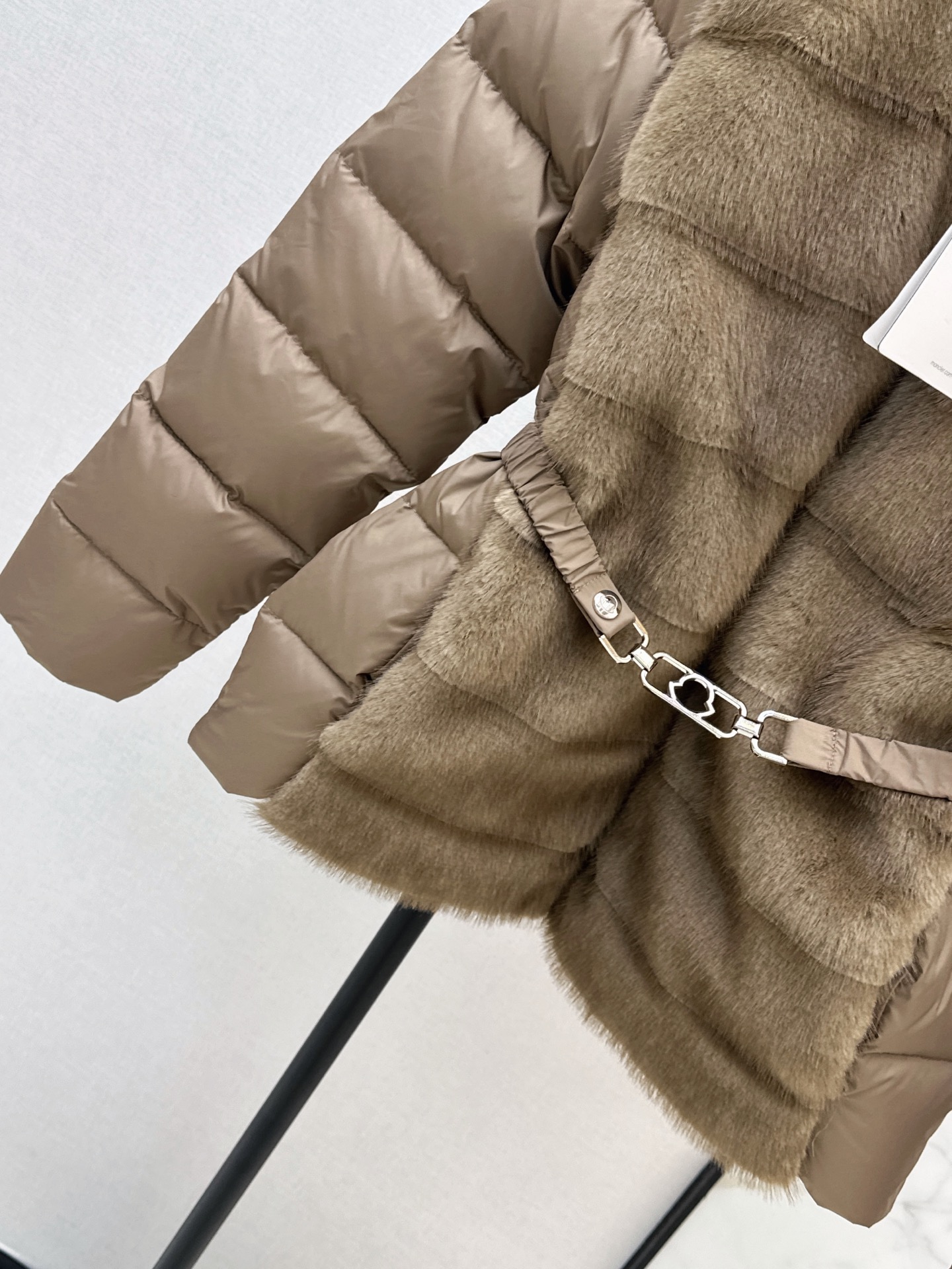Monc 26fw fur belted down jacket