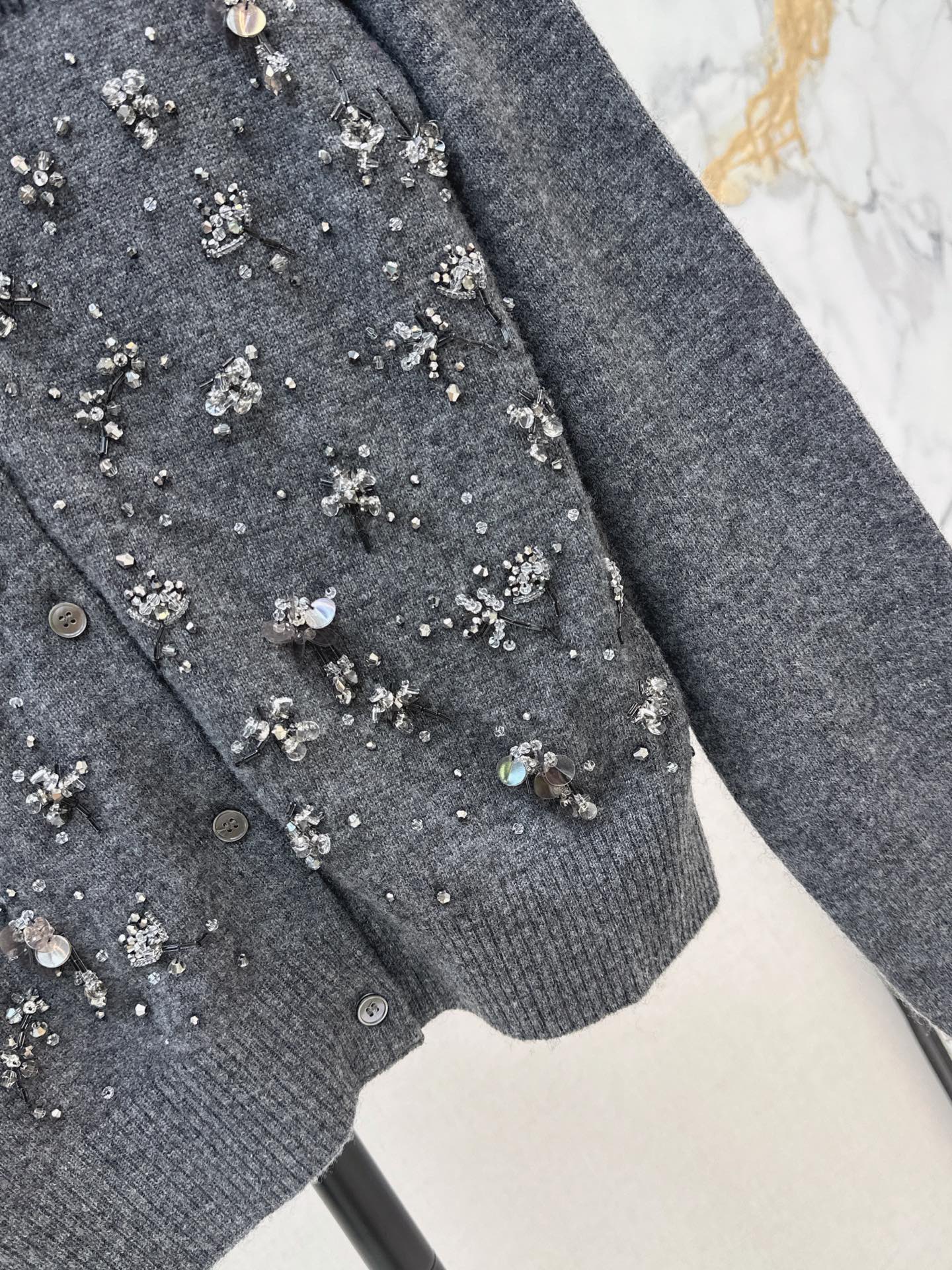 Miu 26ss rhinestone knitwear