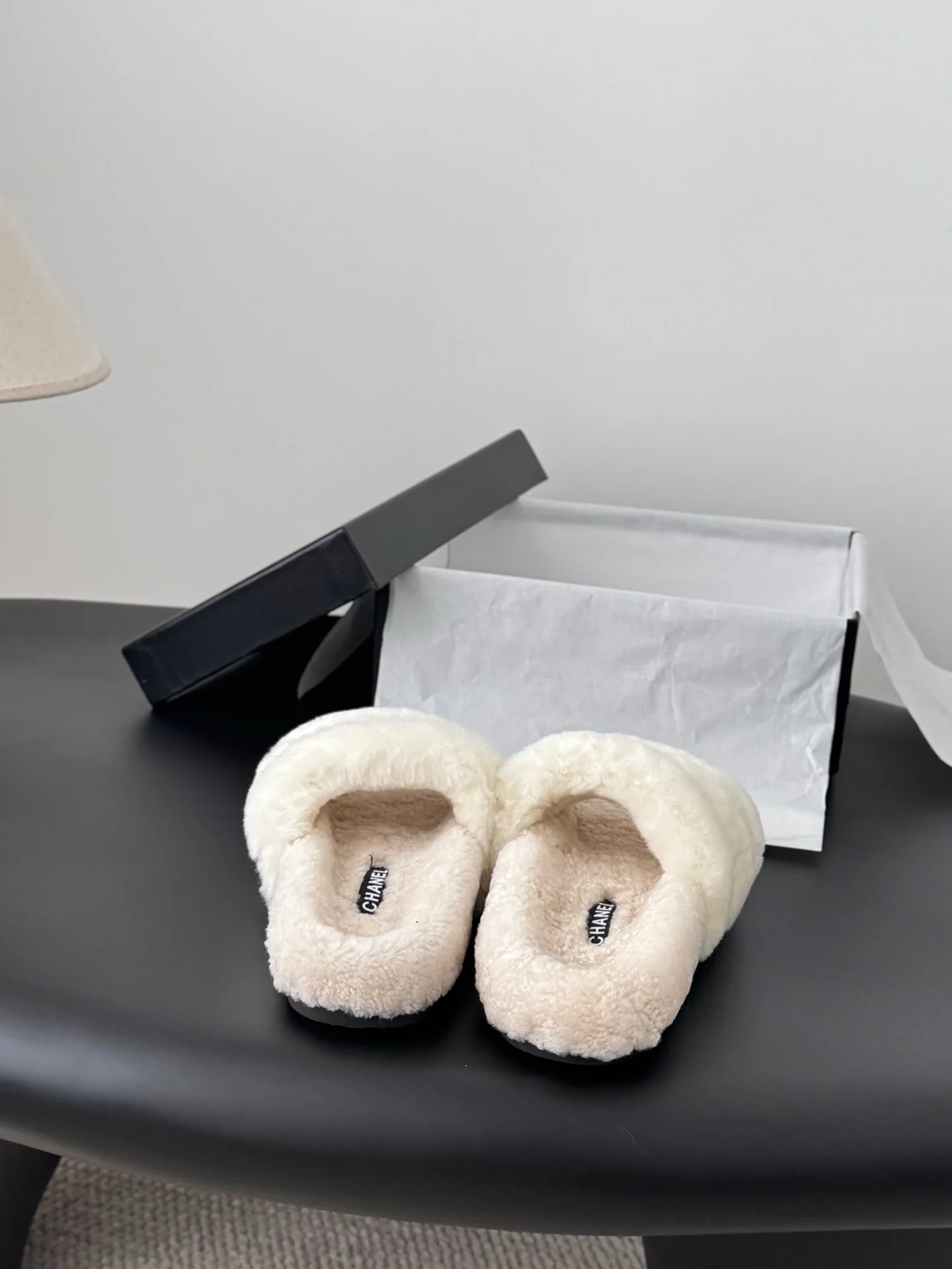 Chan 25fw fluffy slipper