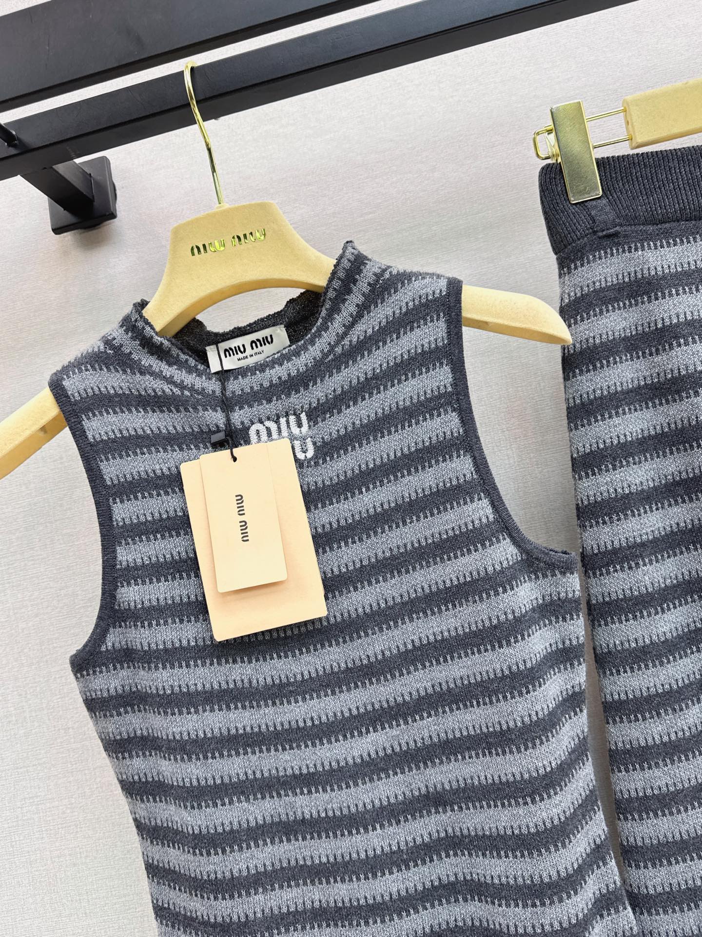 Miu 26fw stripe knit vest skirt sets
