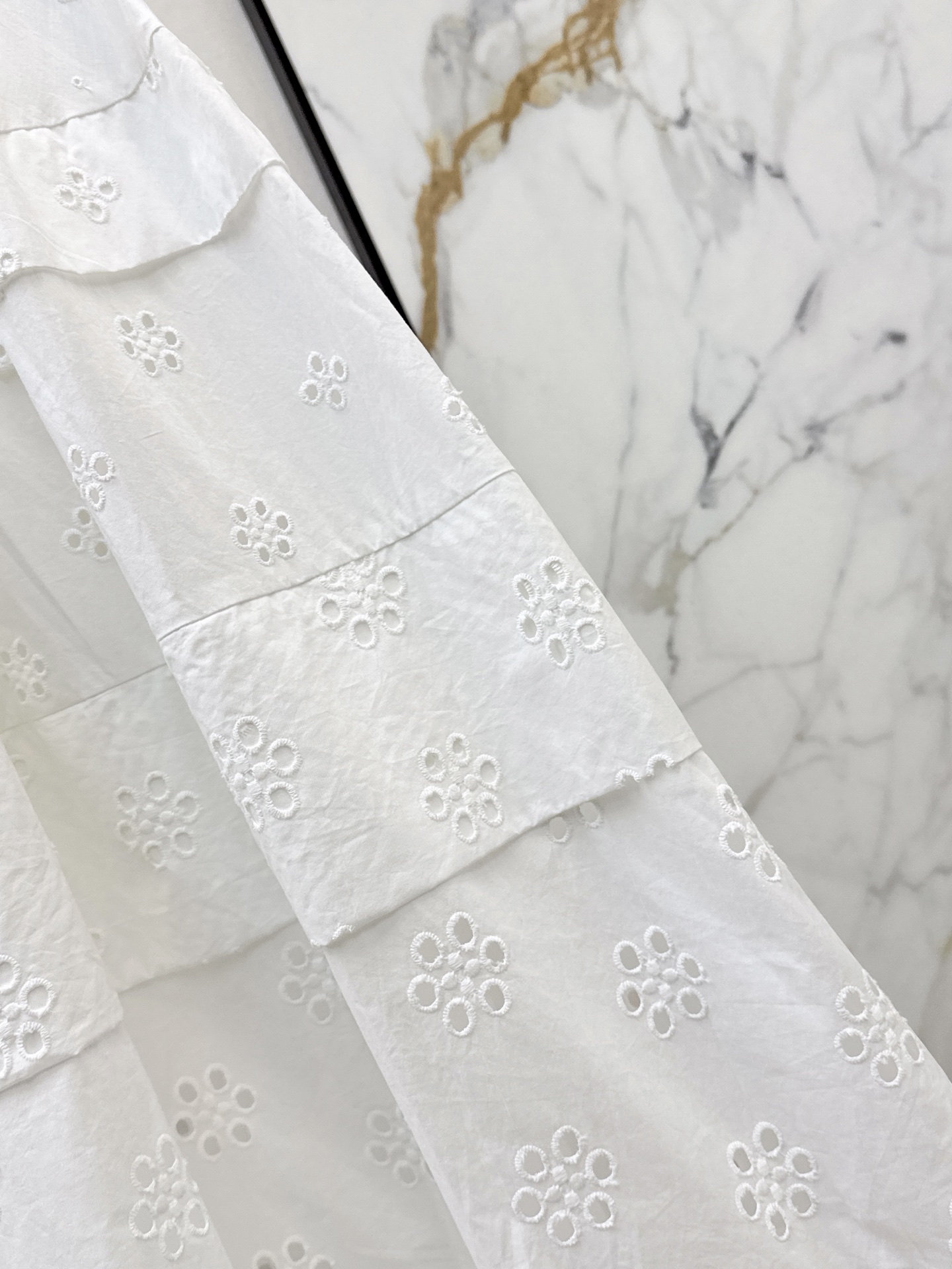 Celi 26fw embroidery skirt