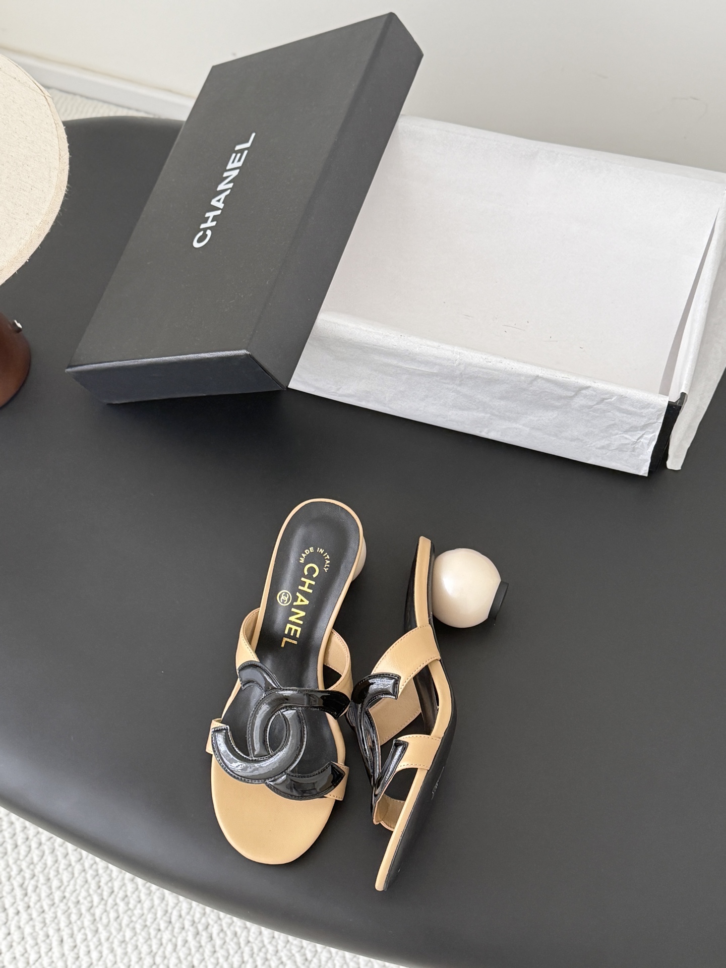 Chan 26ss chunky heel sandals