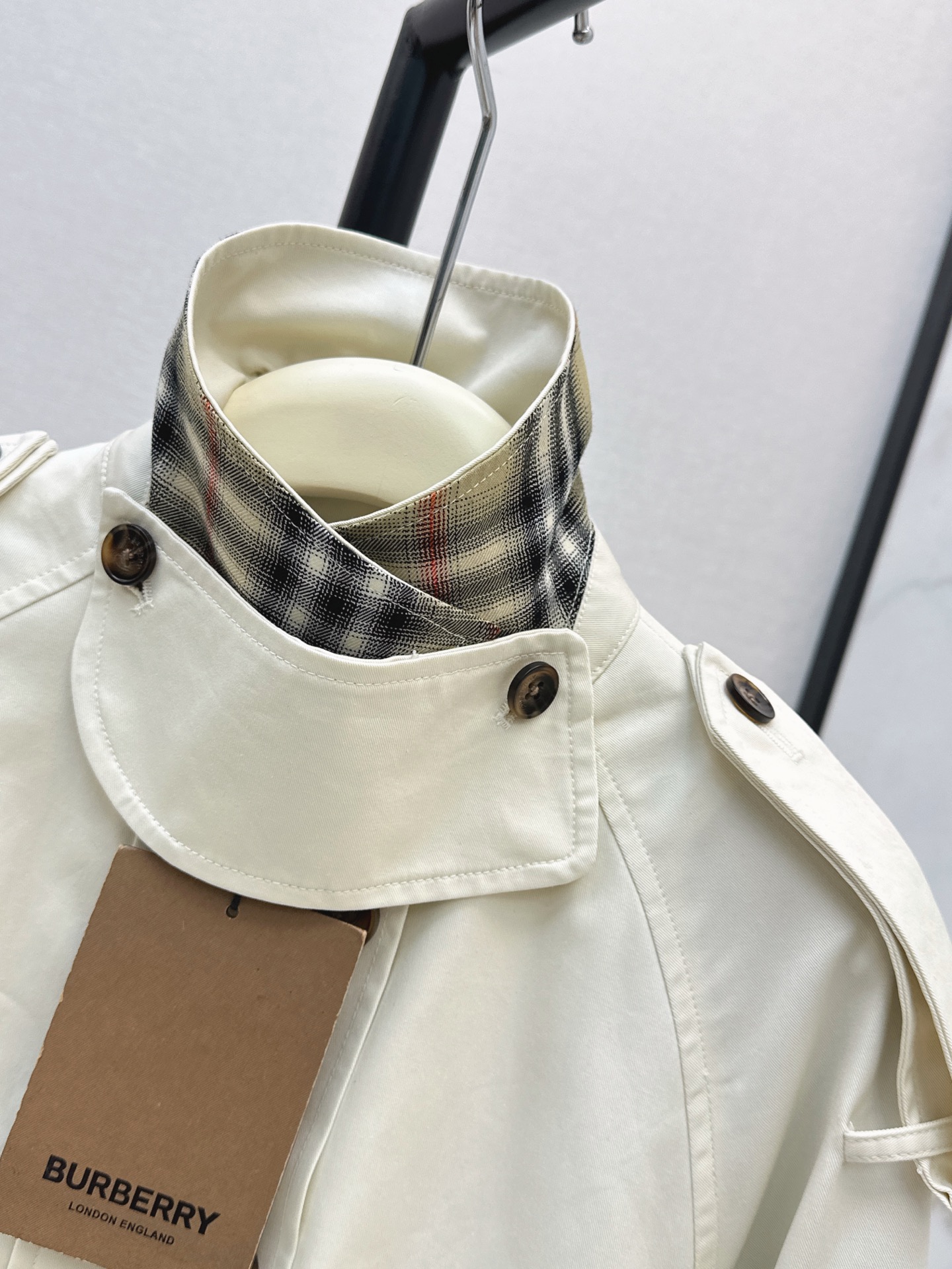 Burb 26fw cropped trench coats