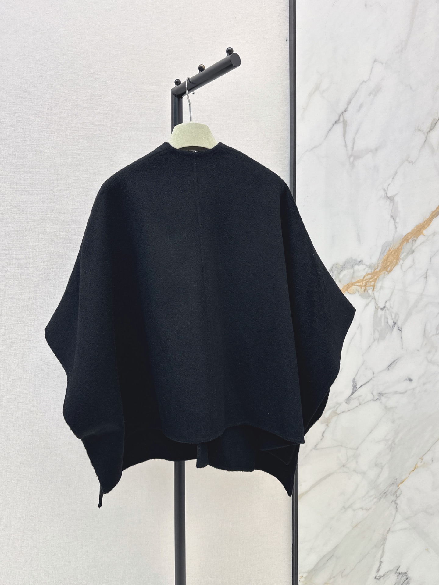 Her 26fw woolen cape jacket