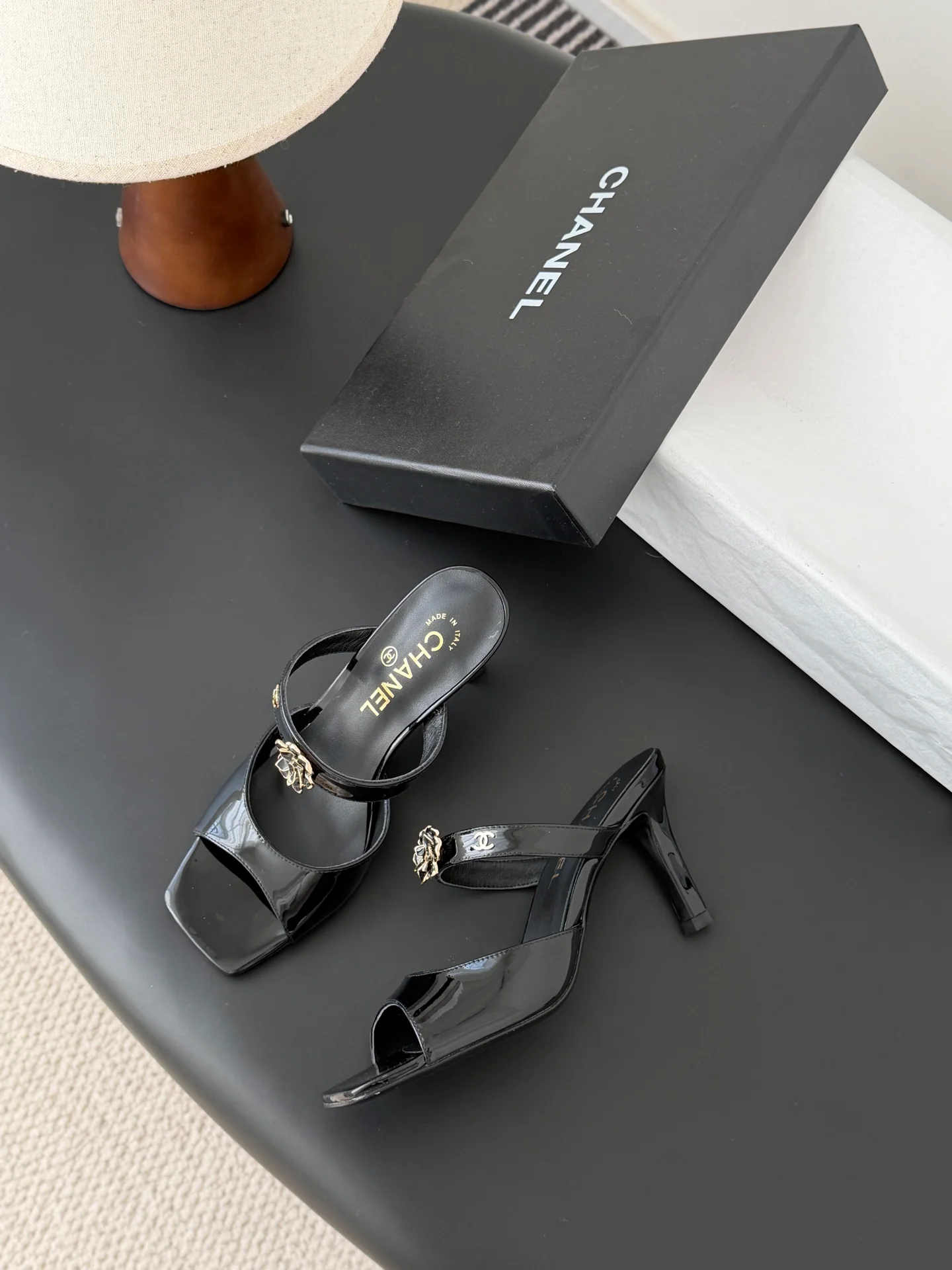 Chan 26ss camellia leather open-toe stiletto sandals