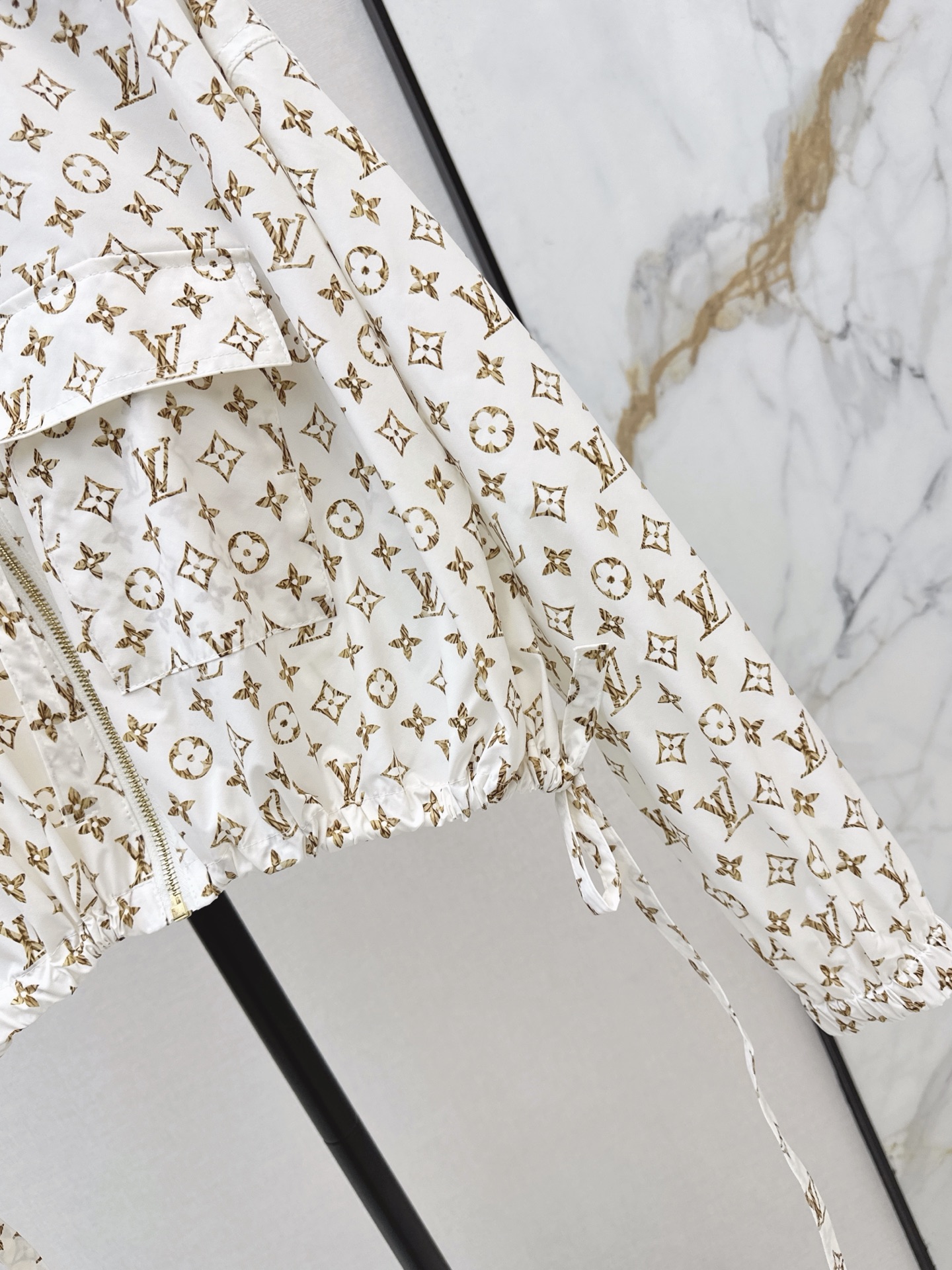 Loui 26fw print hooded jacket