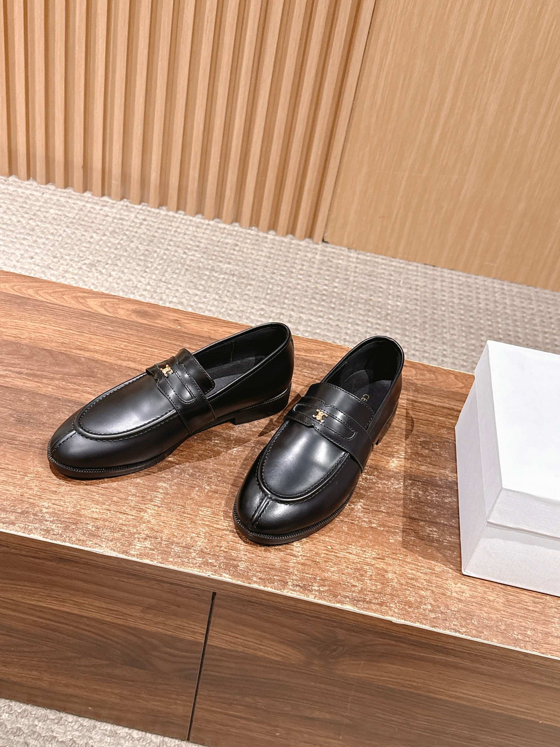 Celi 25fw loafer shoes