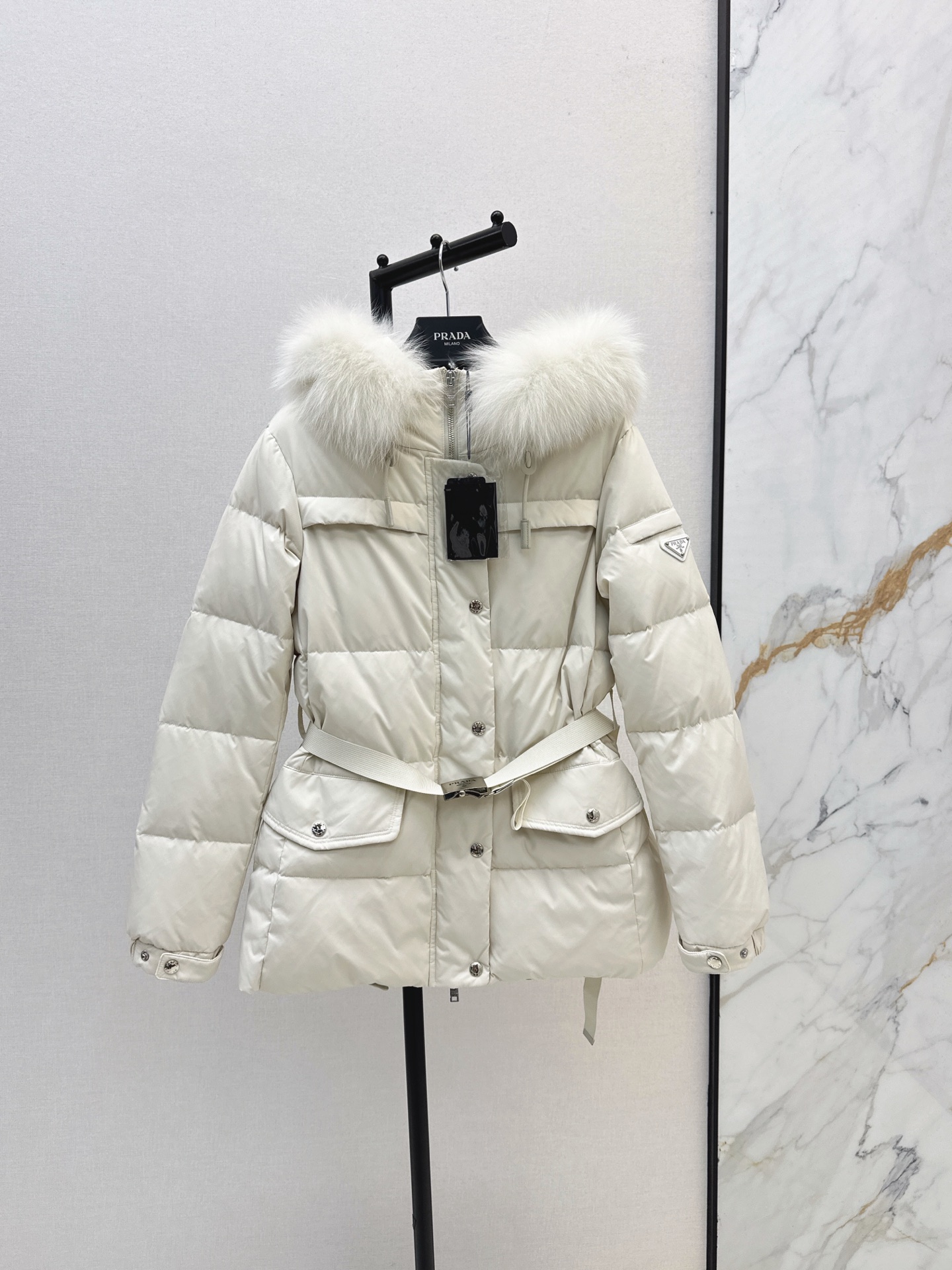 Pra 26fw hooded down jacket