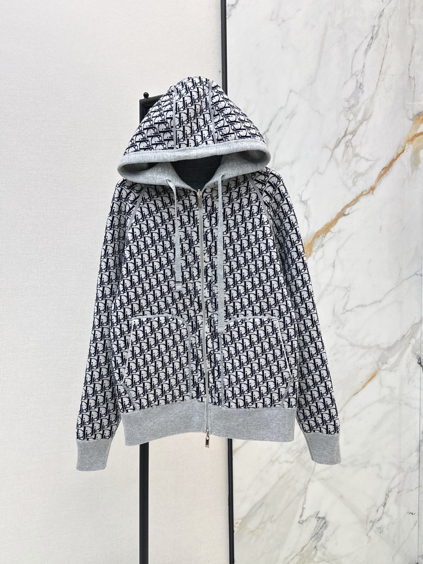 CD 26fw reversible hooded jacket