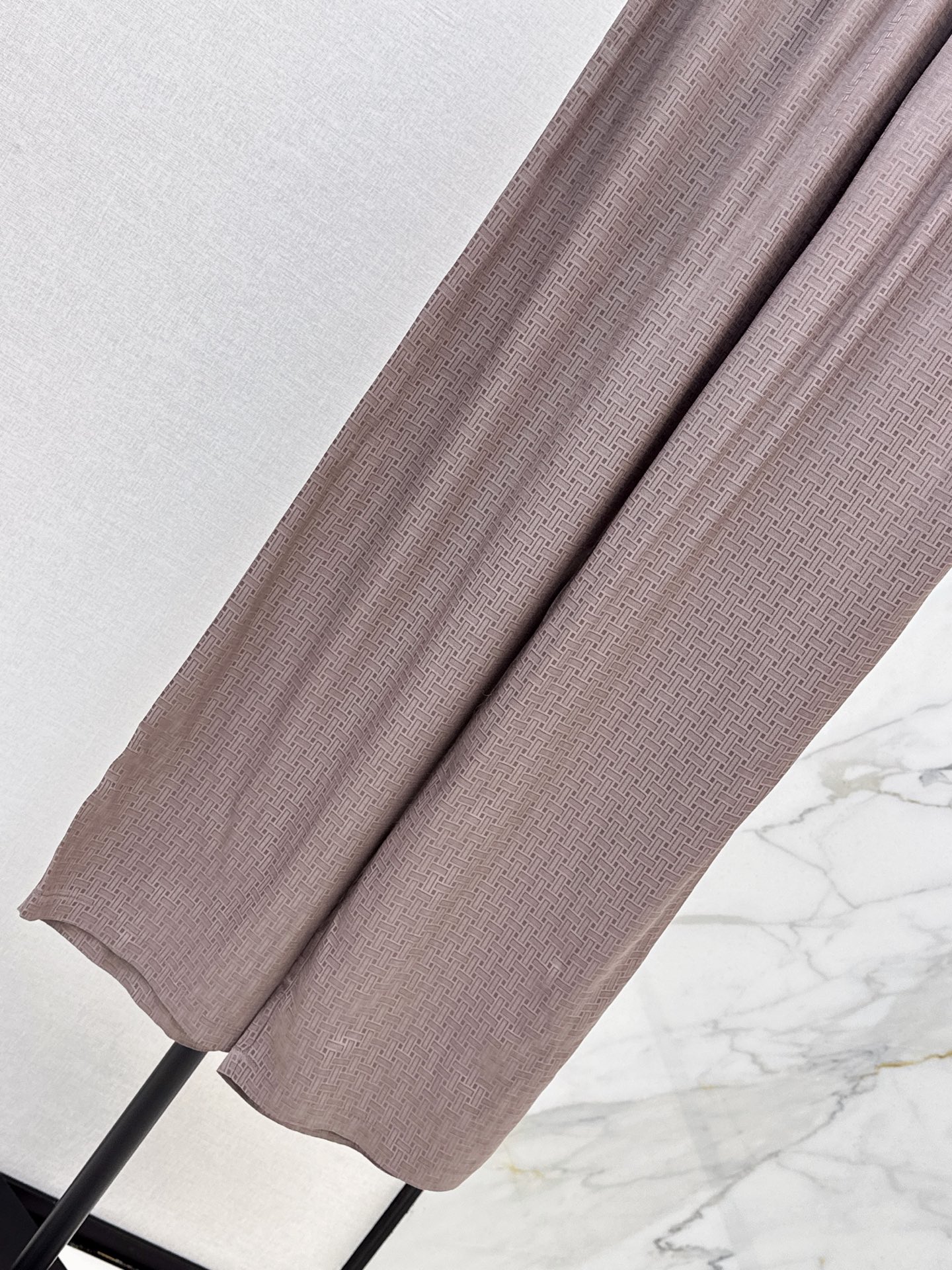 Her 26fw straight-leg pants