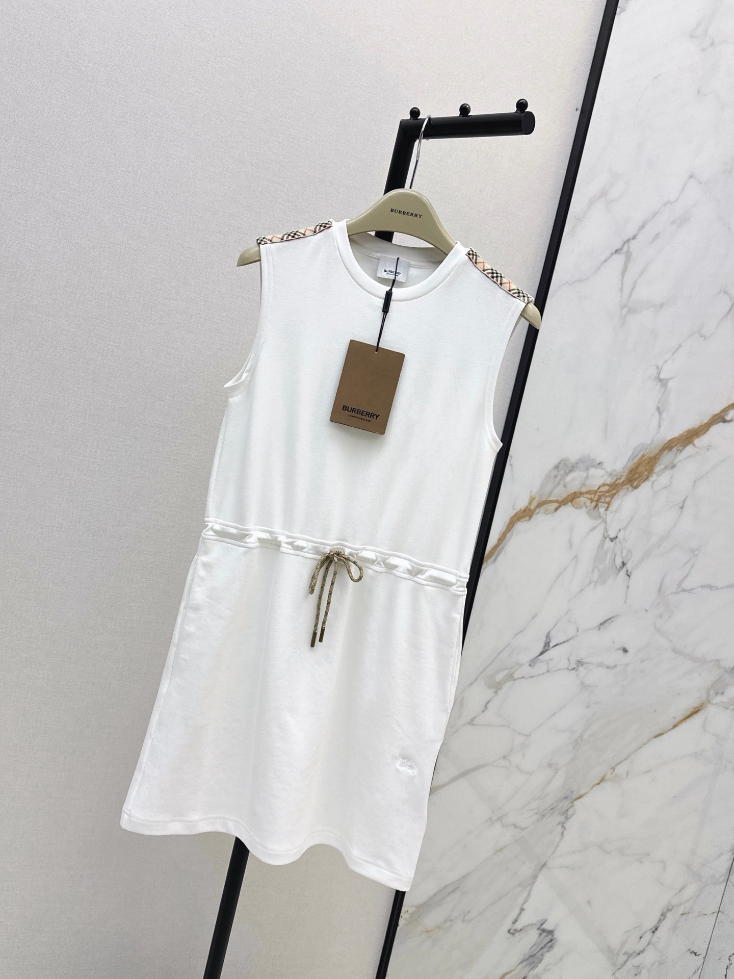 Bur 26ss sleeveless dress