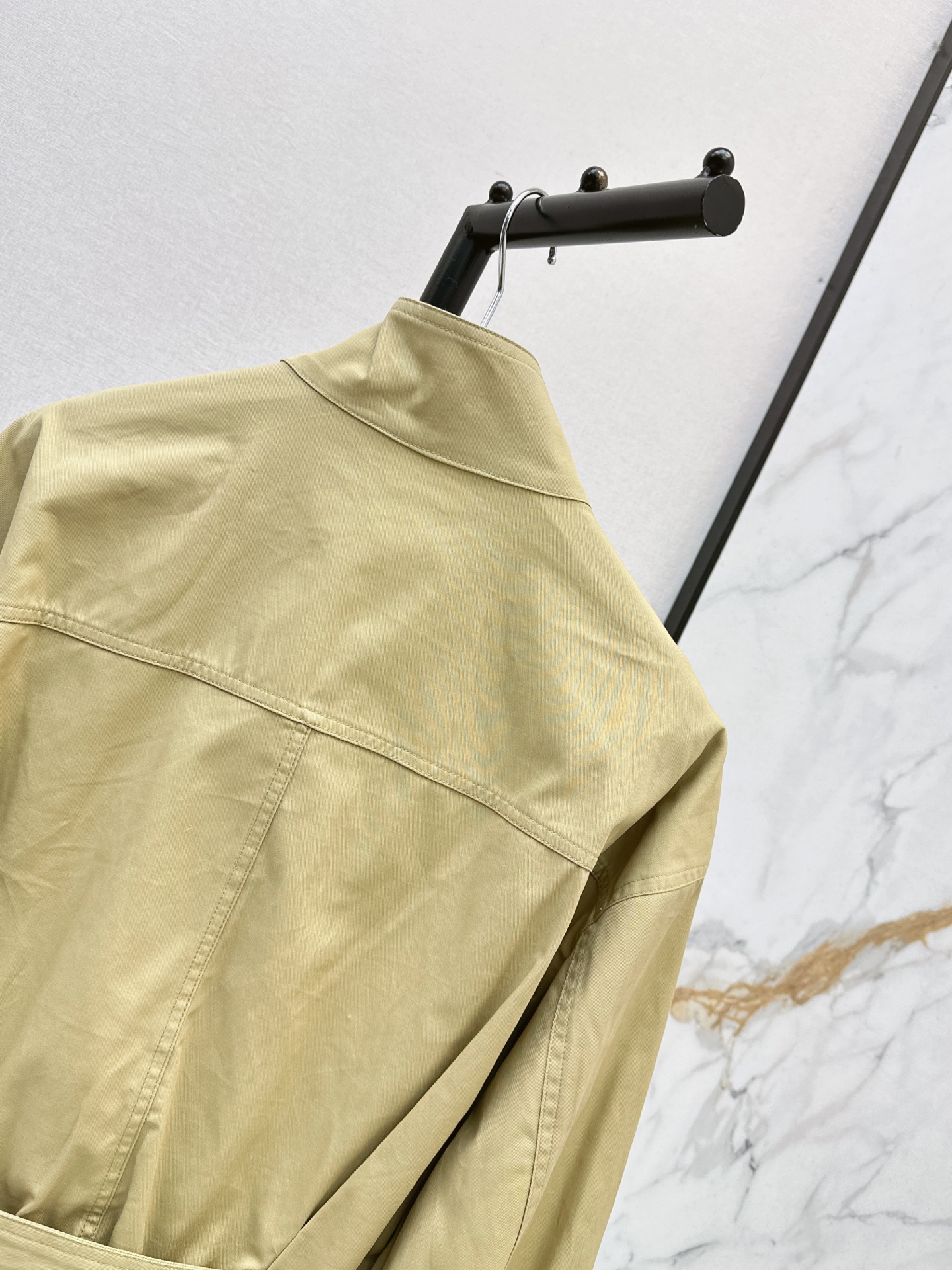 CD 26fw Stand-Collar Belted Cropped Jacket
