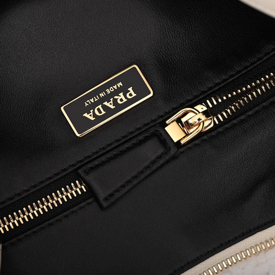 PD  Aimée large leather shoulder bag