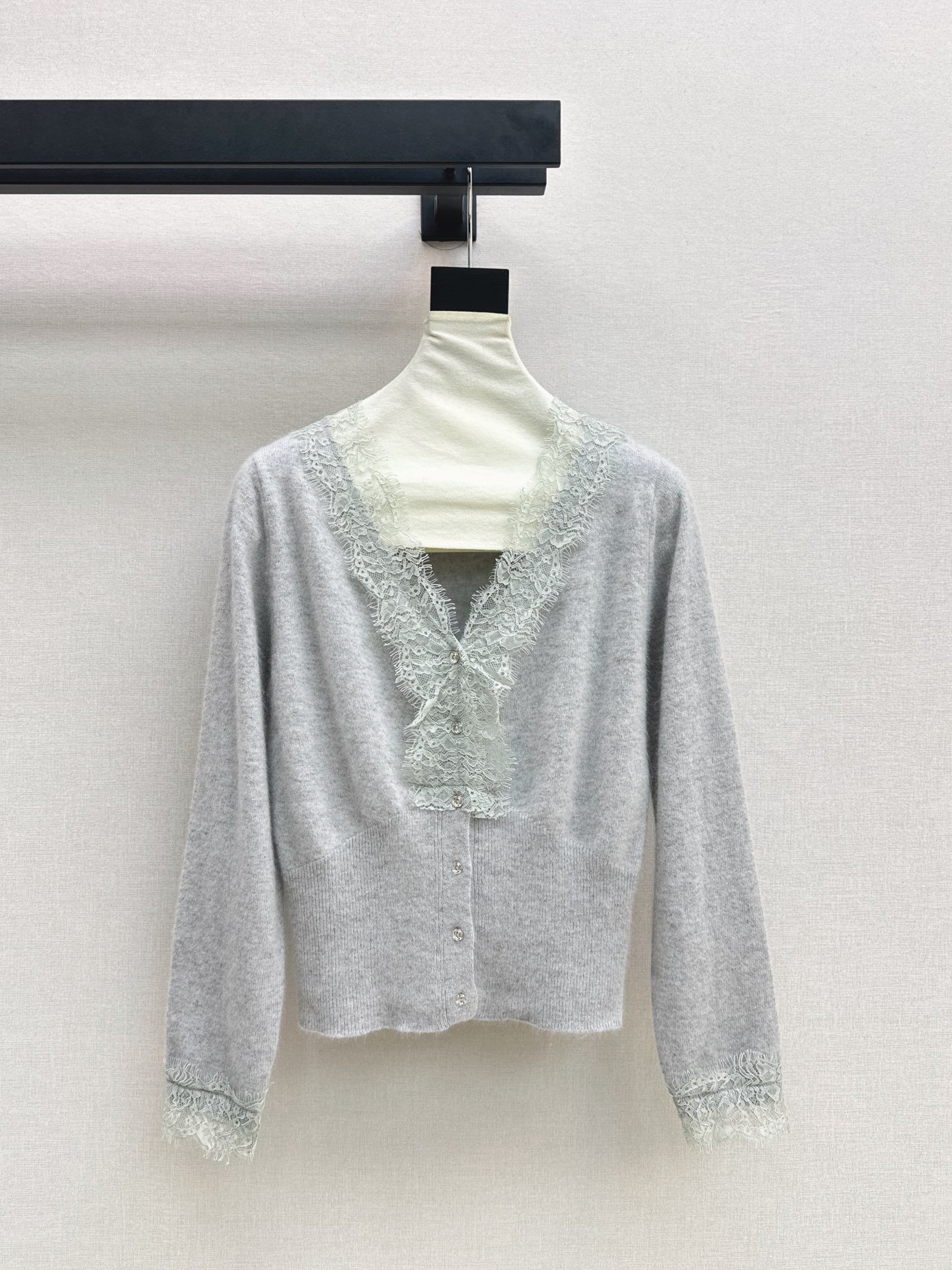 ES 26fw lace contract knit sweater