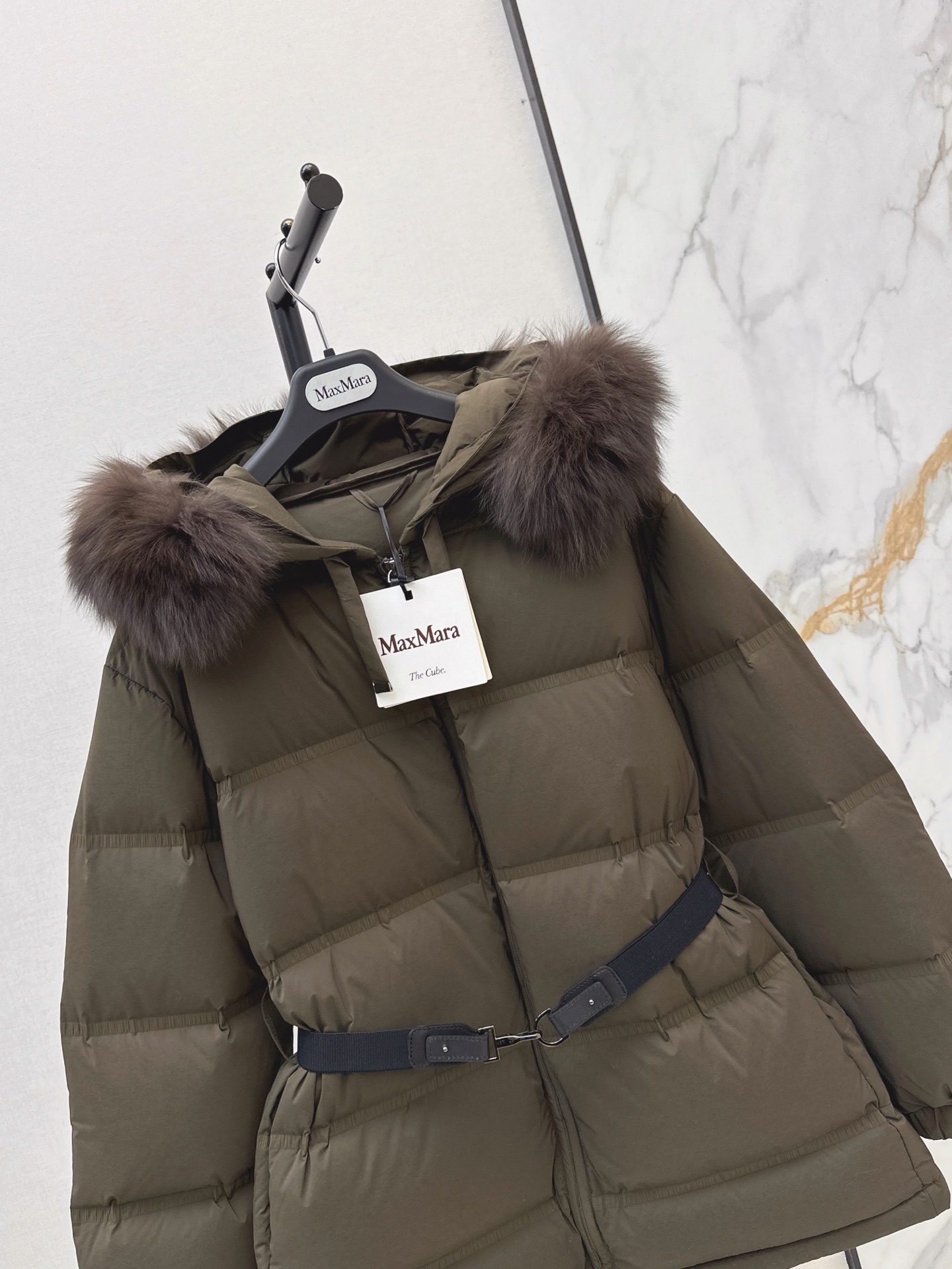 Max 26fw fur-trim hooded belted down jacket