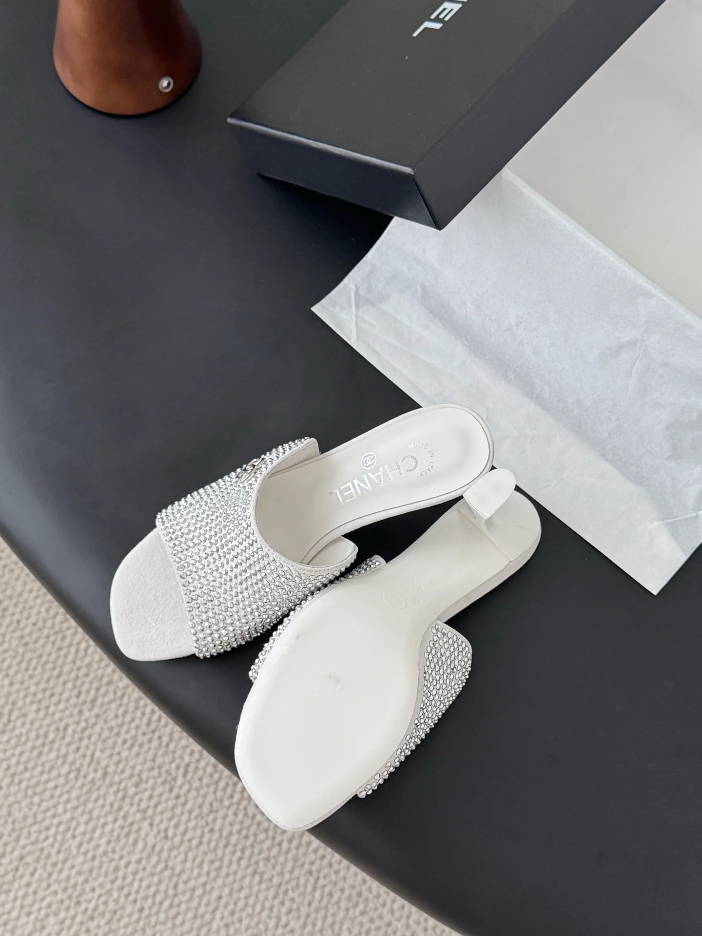 Chan 25fw kitten sandals