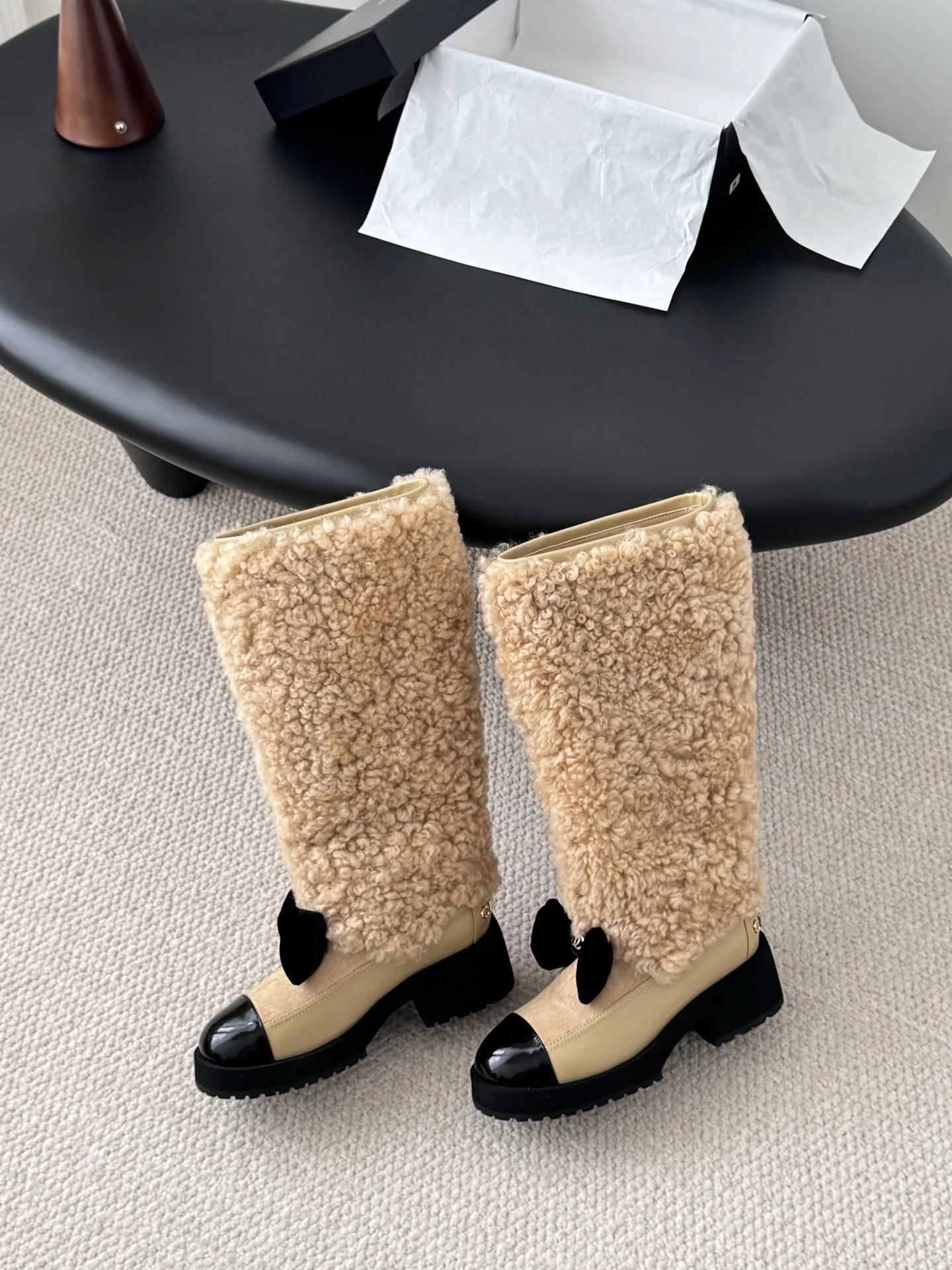 Chan 25fw plush half  boots with bow