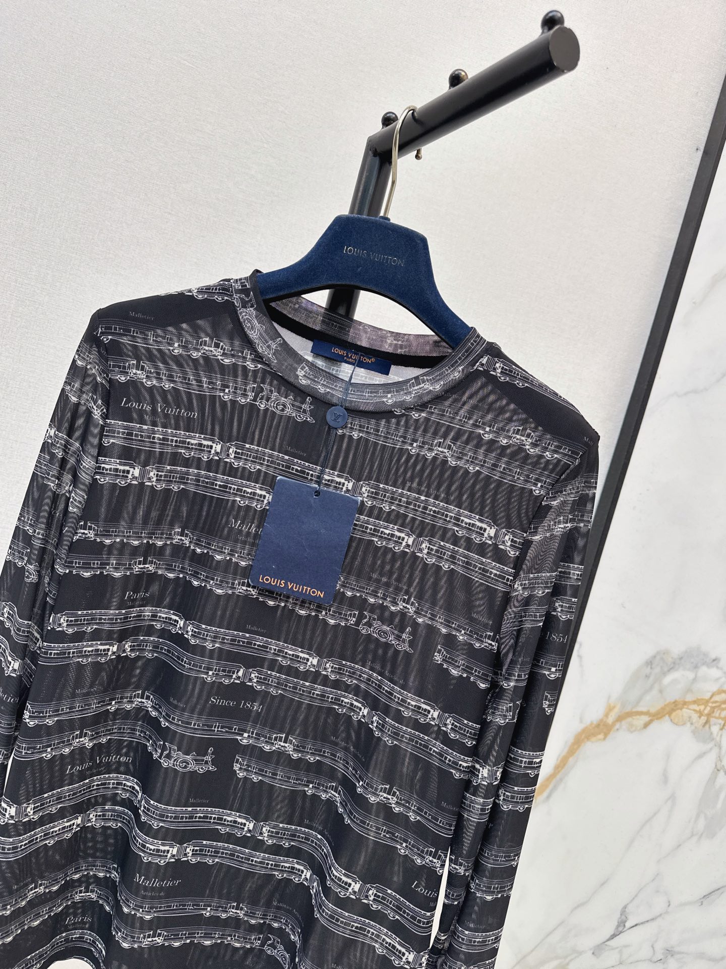 Loui 26fw mesh basic tee
