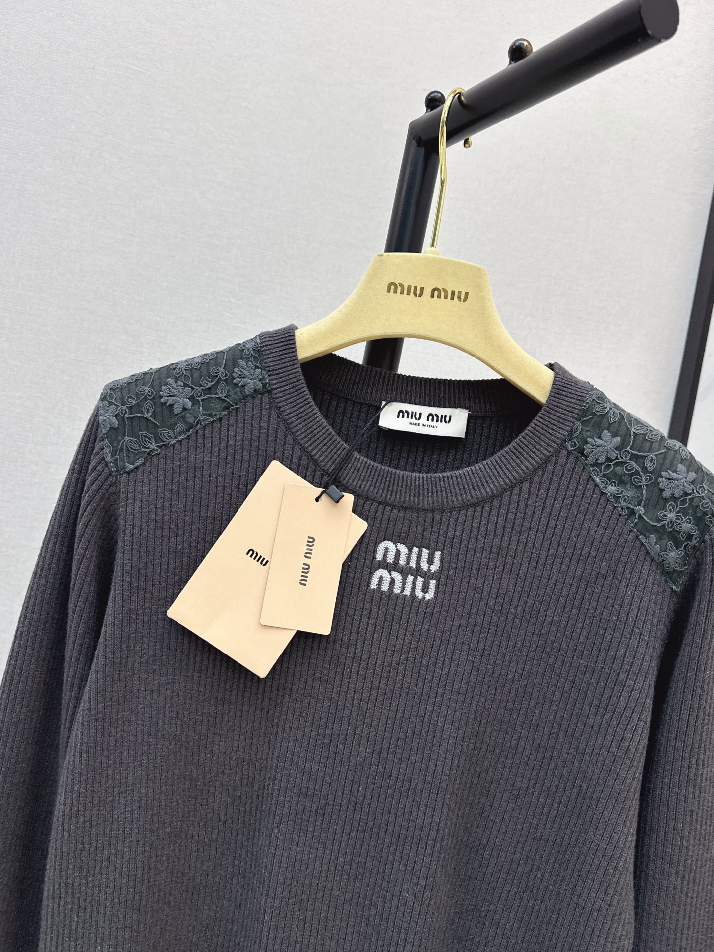 Miu 26fw lace contract sweater