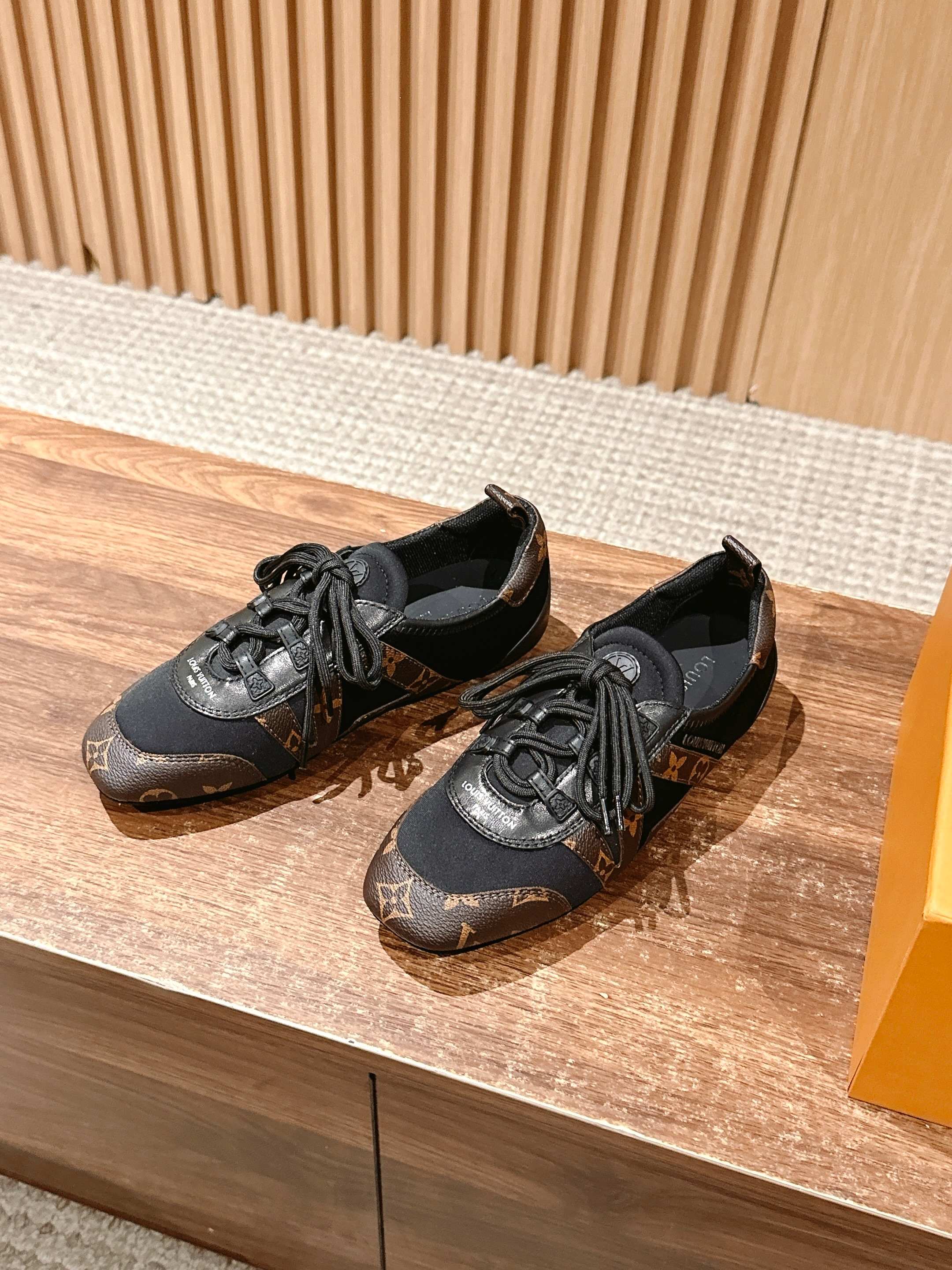 Loui 25fw sneaker