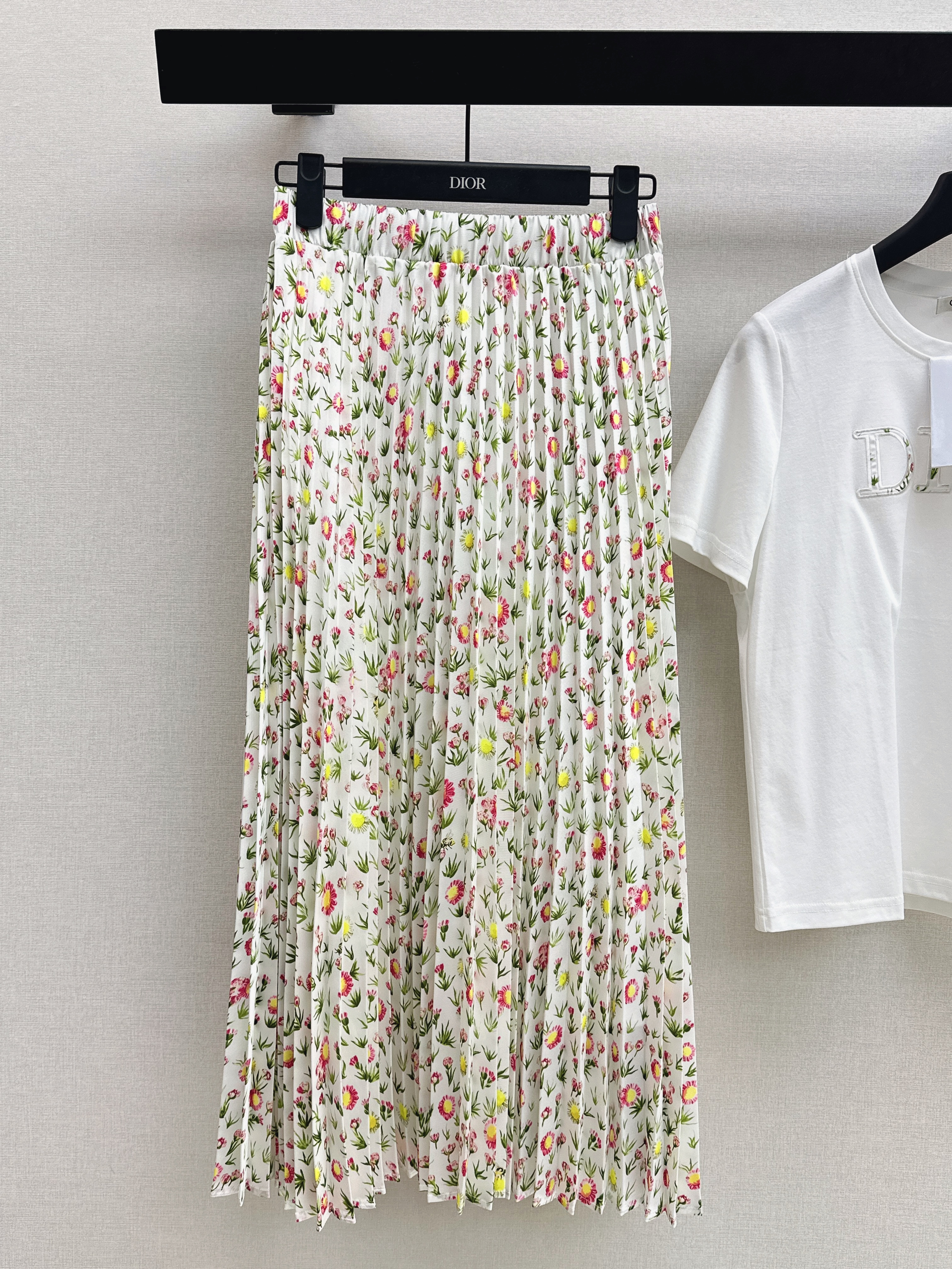 CD 26ss t-shirt & print skirt sets