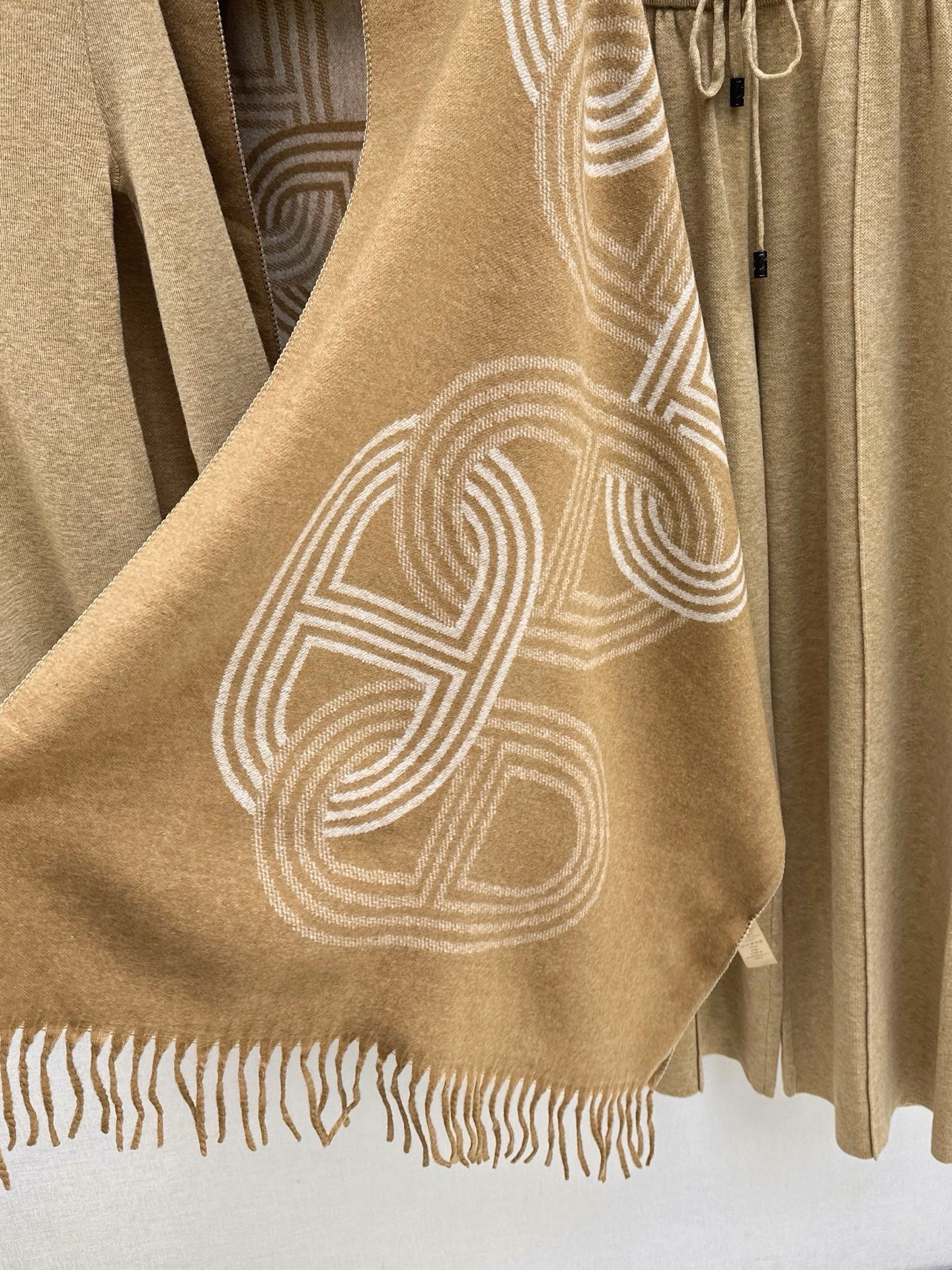 Her 26fw knit knitwear shawls pants sets