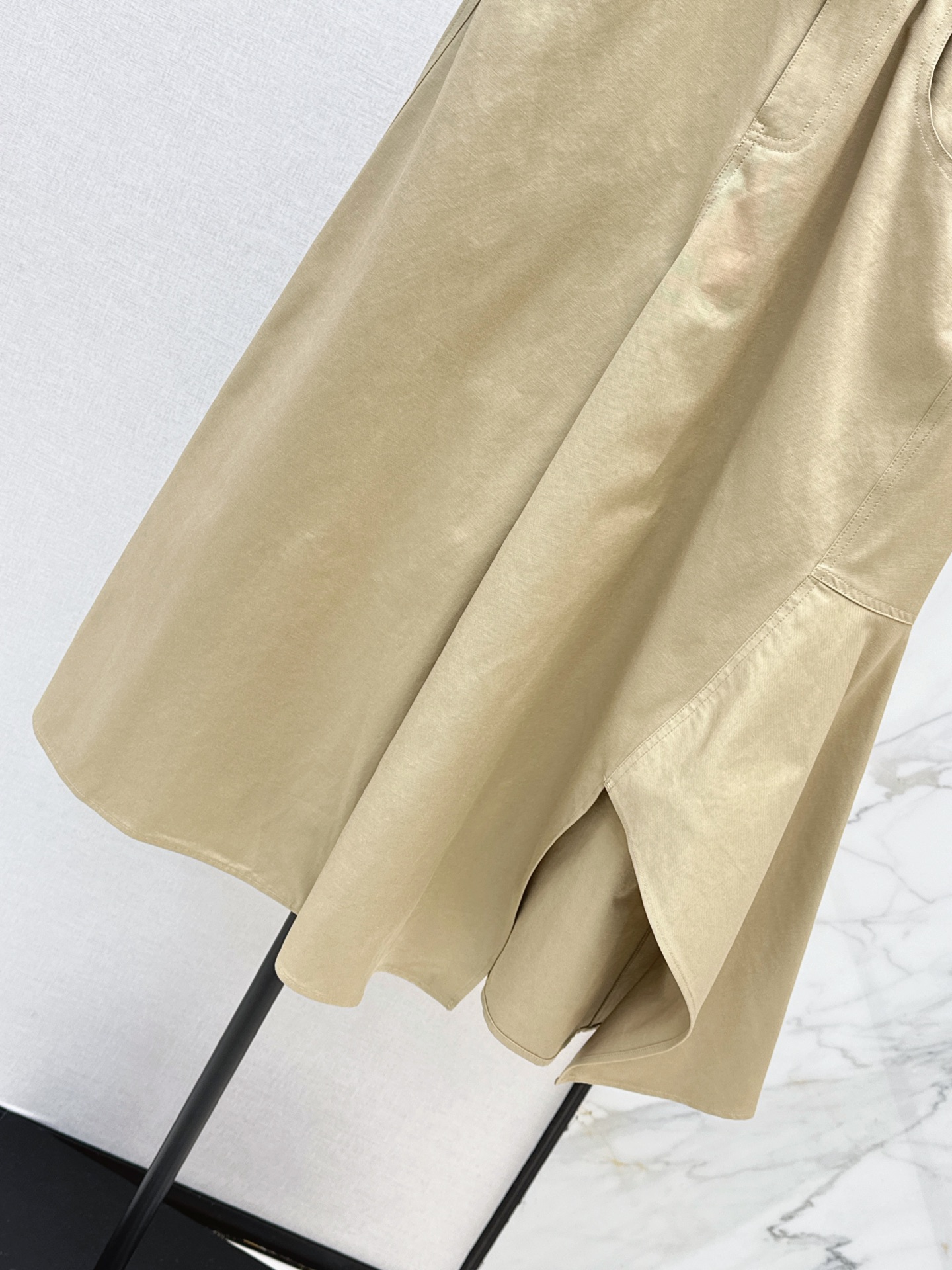 Loe 26fw asymmetric layered skirt