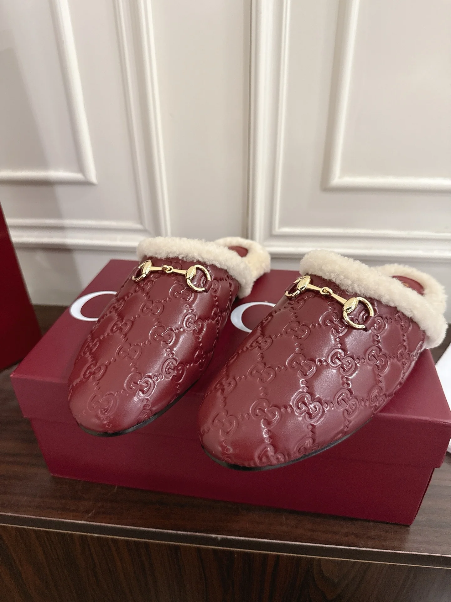Guc 25fw mules shoes