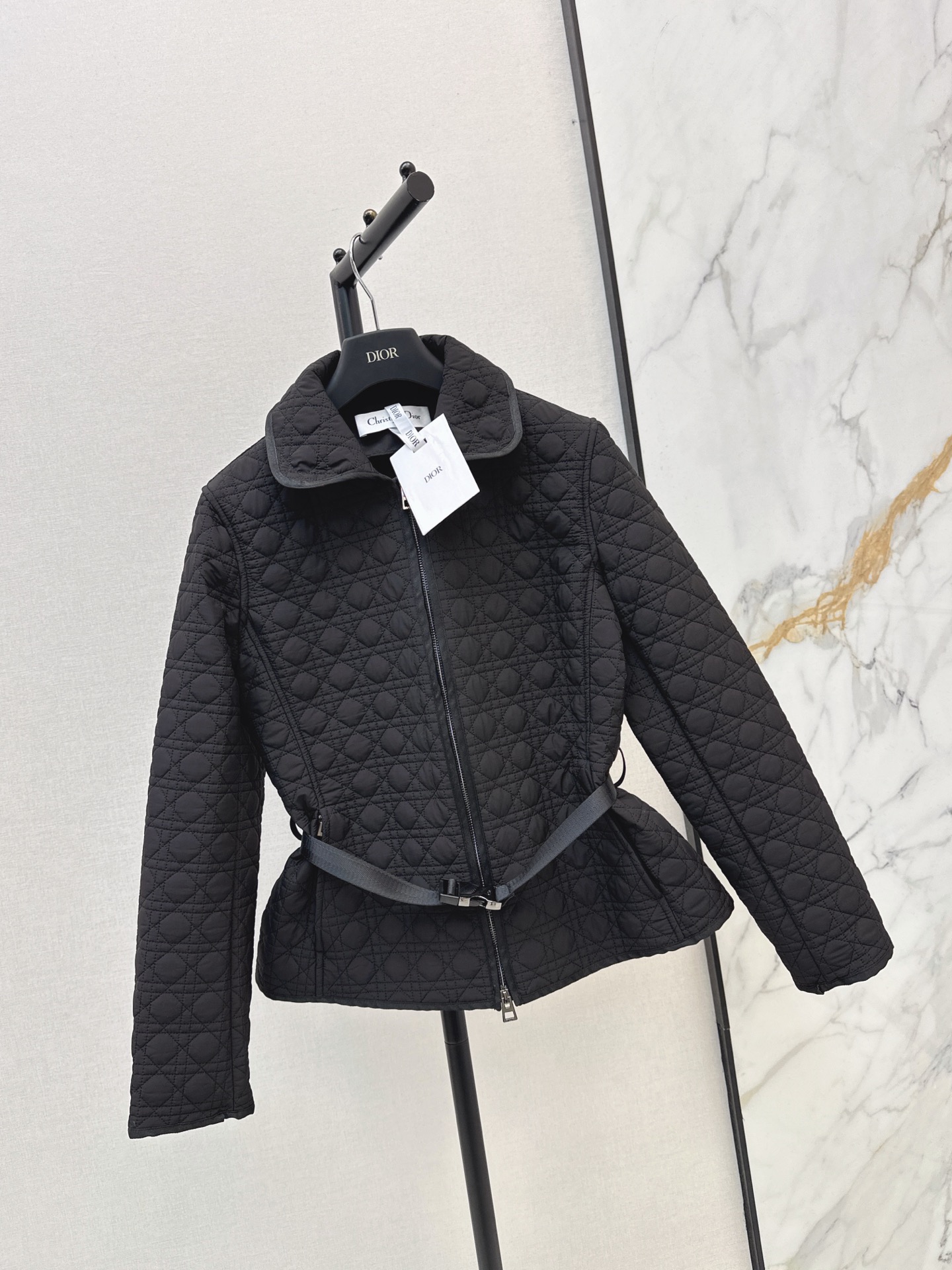 CD 26fw belted padded jacket