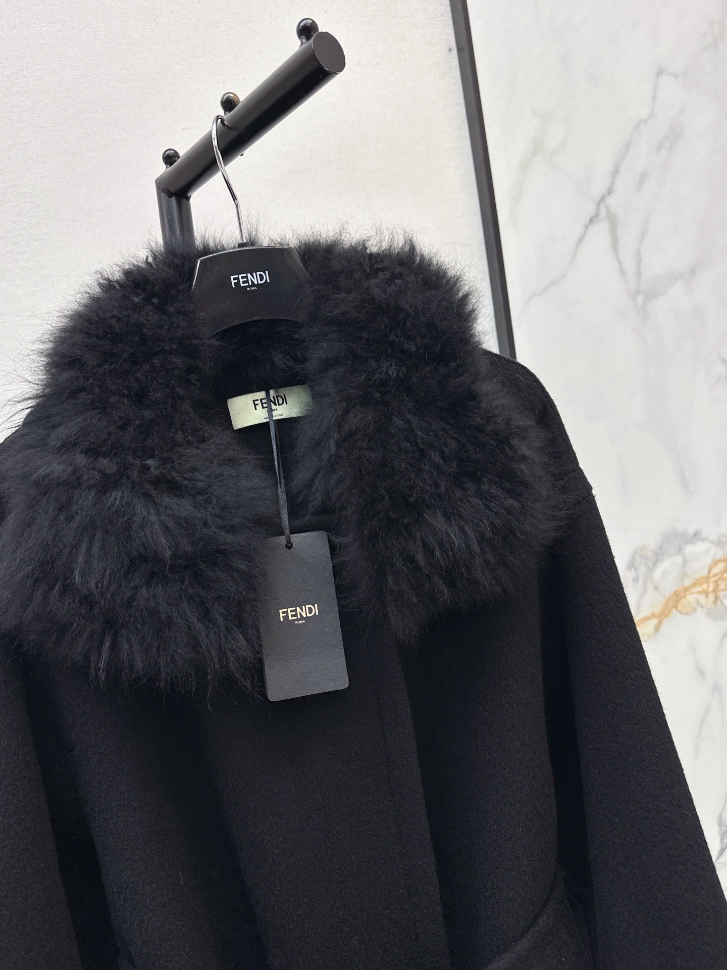Fen 26fw fur-trim woolen overcoats