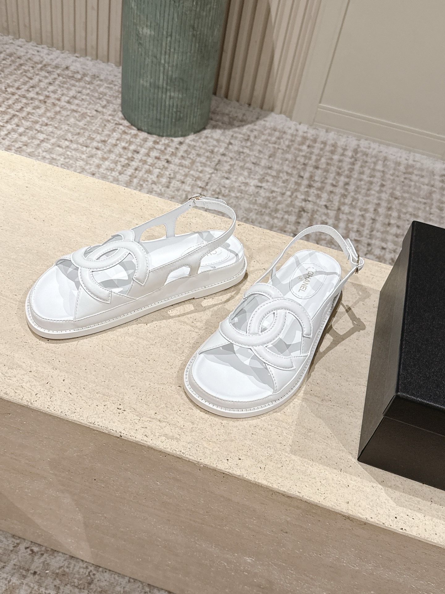 Chan 26fw sandals