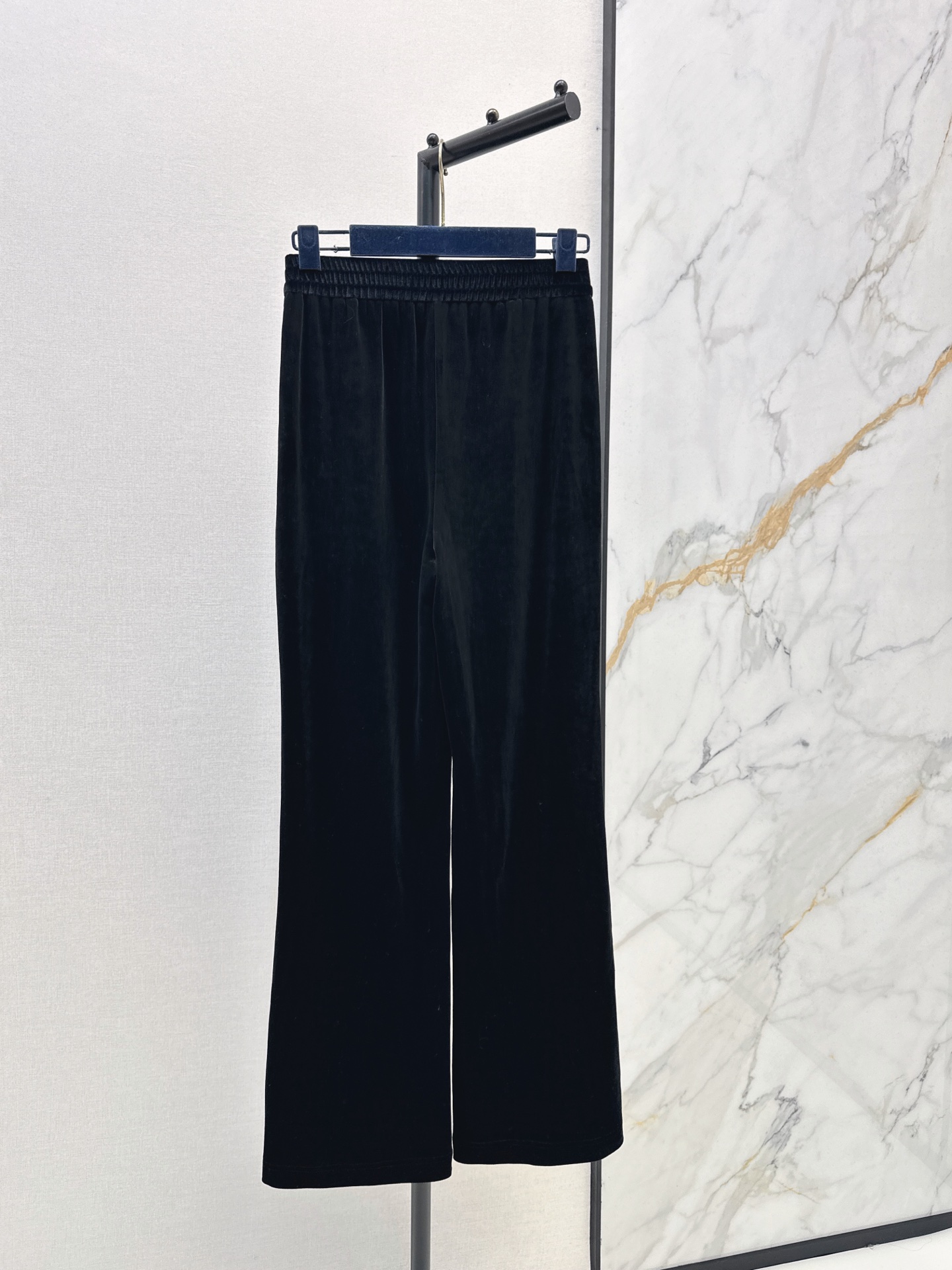 Loui 26fw velvety straight pants
