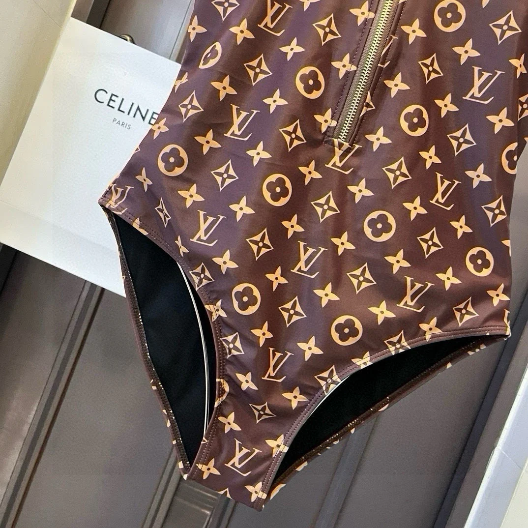 L swimsuit