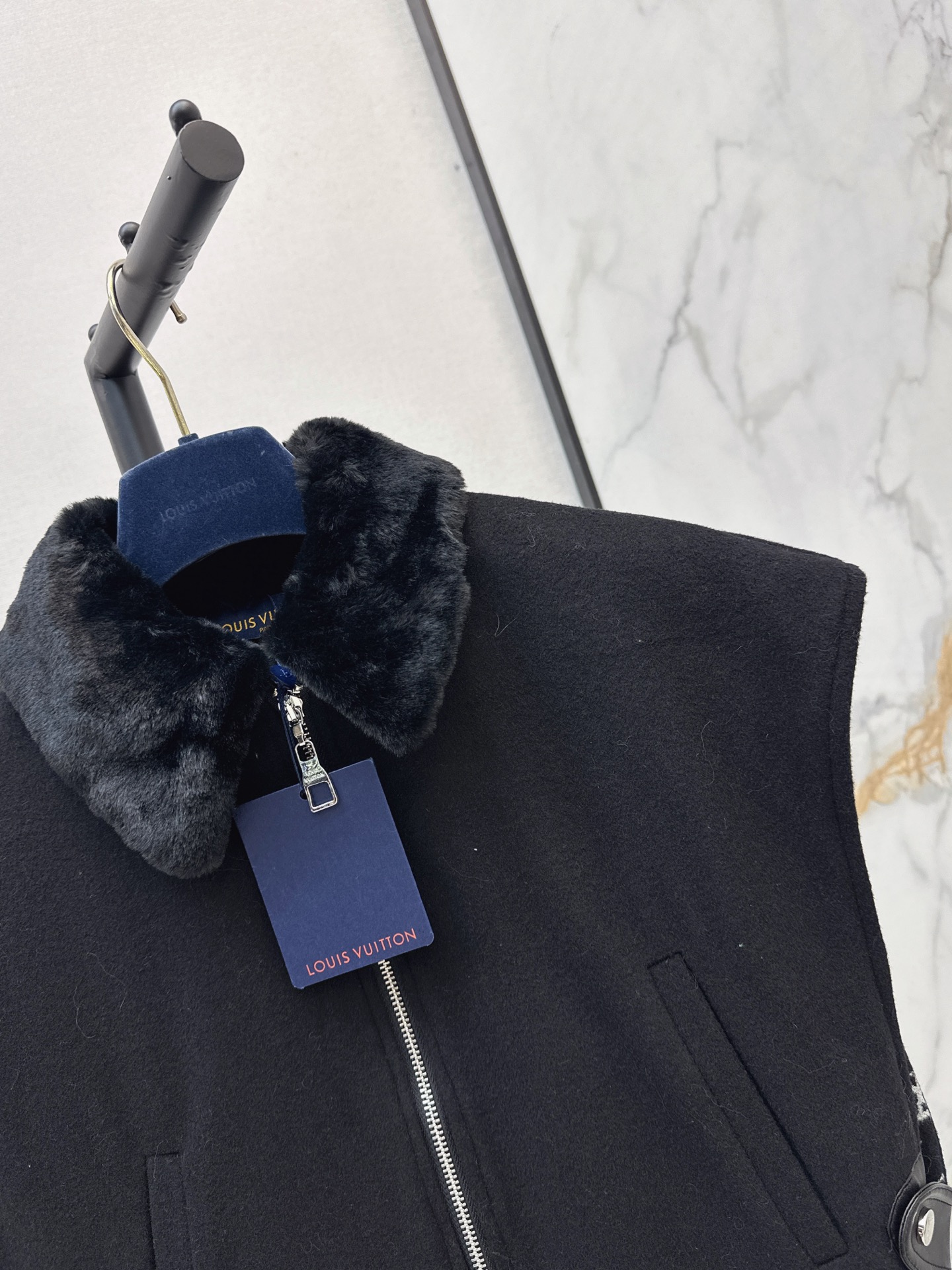 Loui 26fw fur-trim wool vest