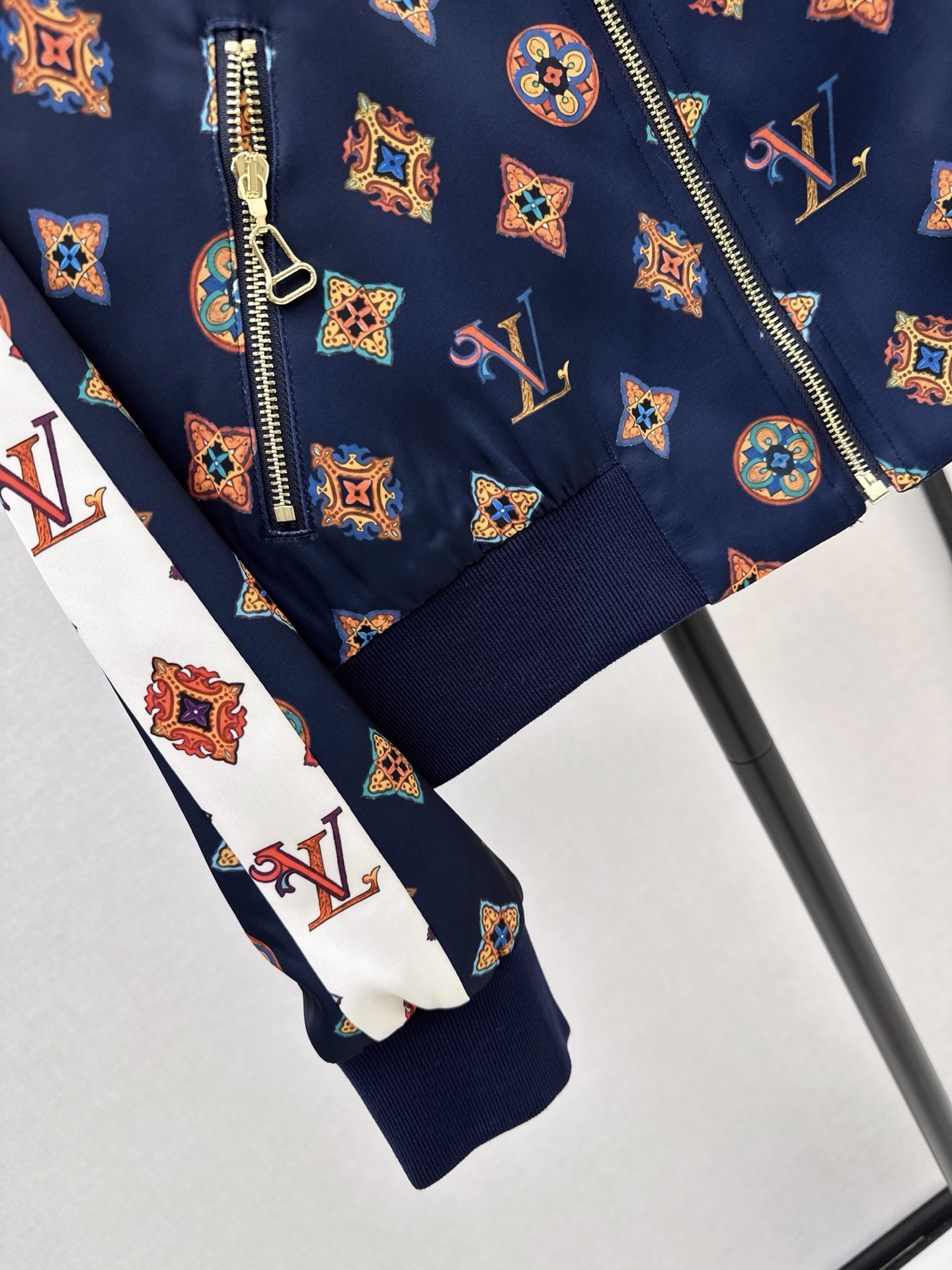 Loui 26fw print jacket