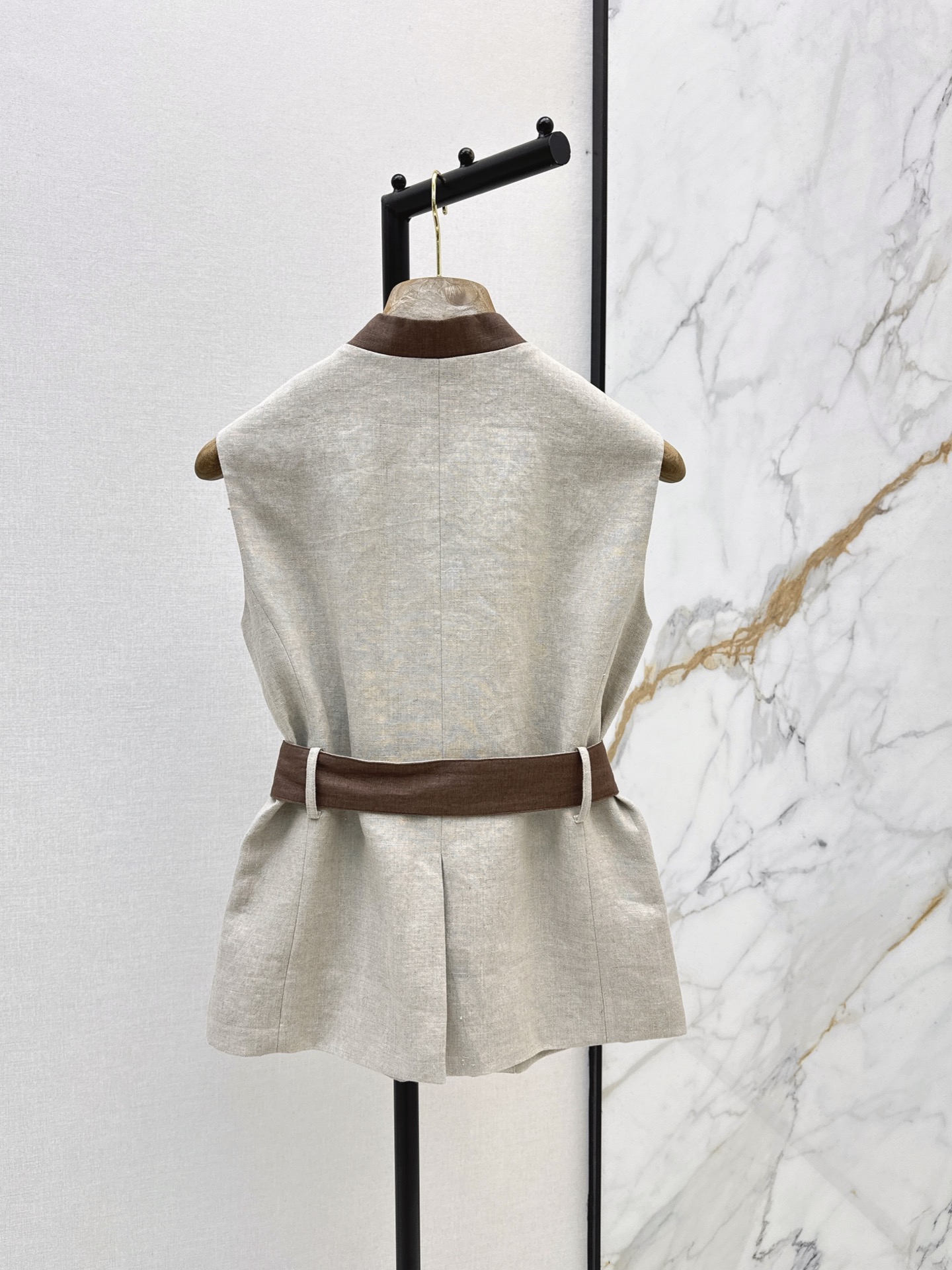 Brun 26ss linen waistcoats