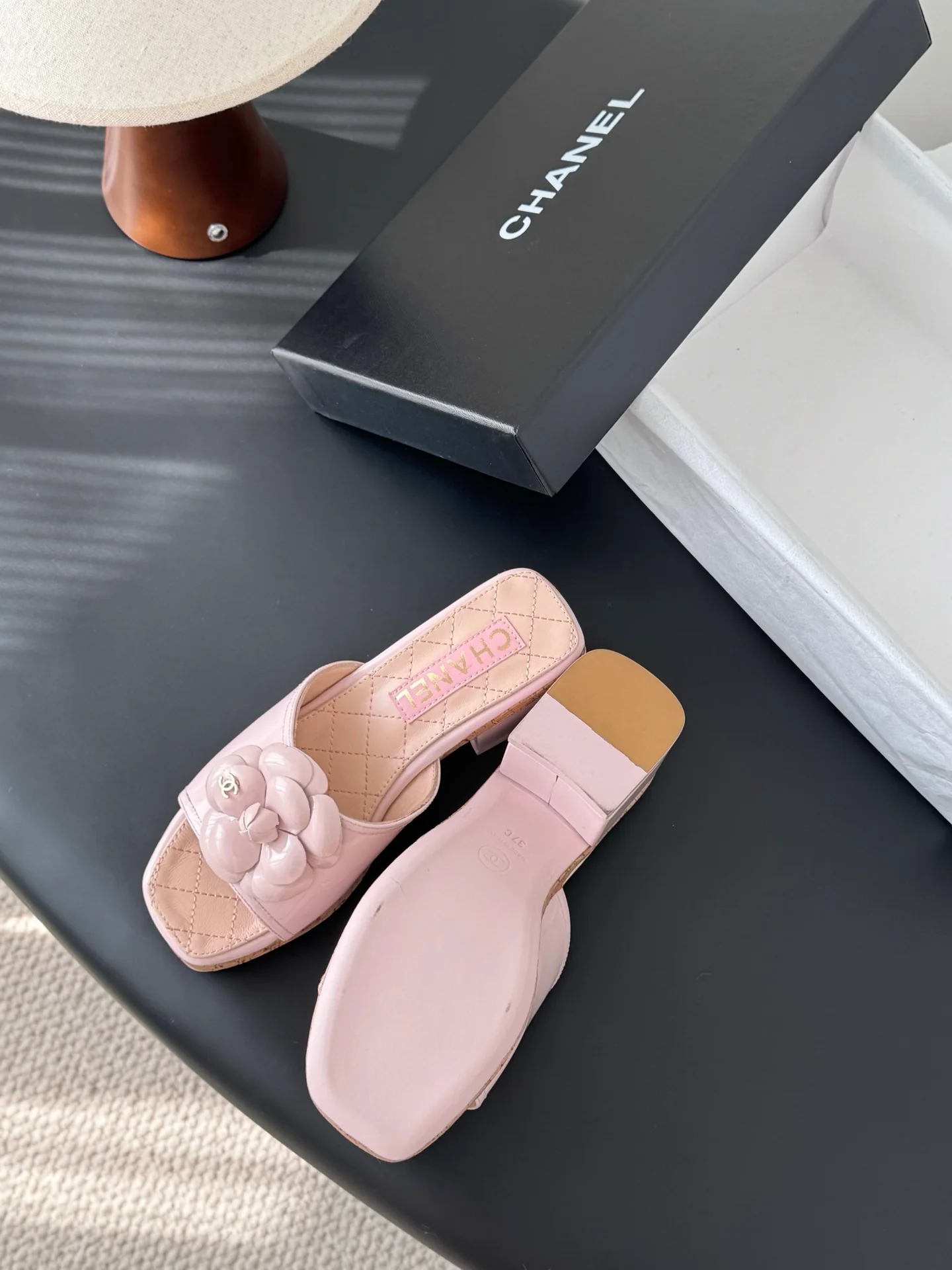 Chan 26ss camellia sides sandals