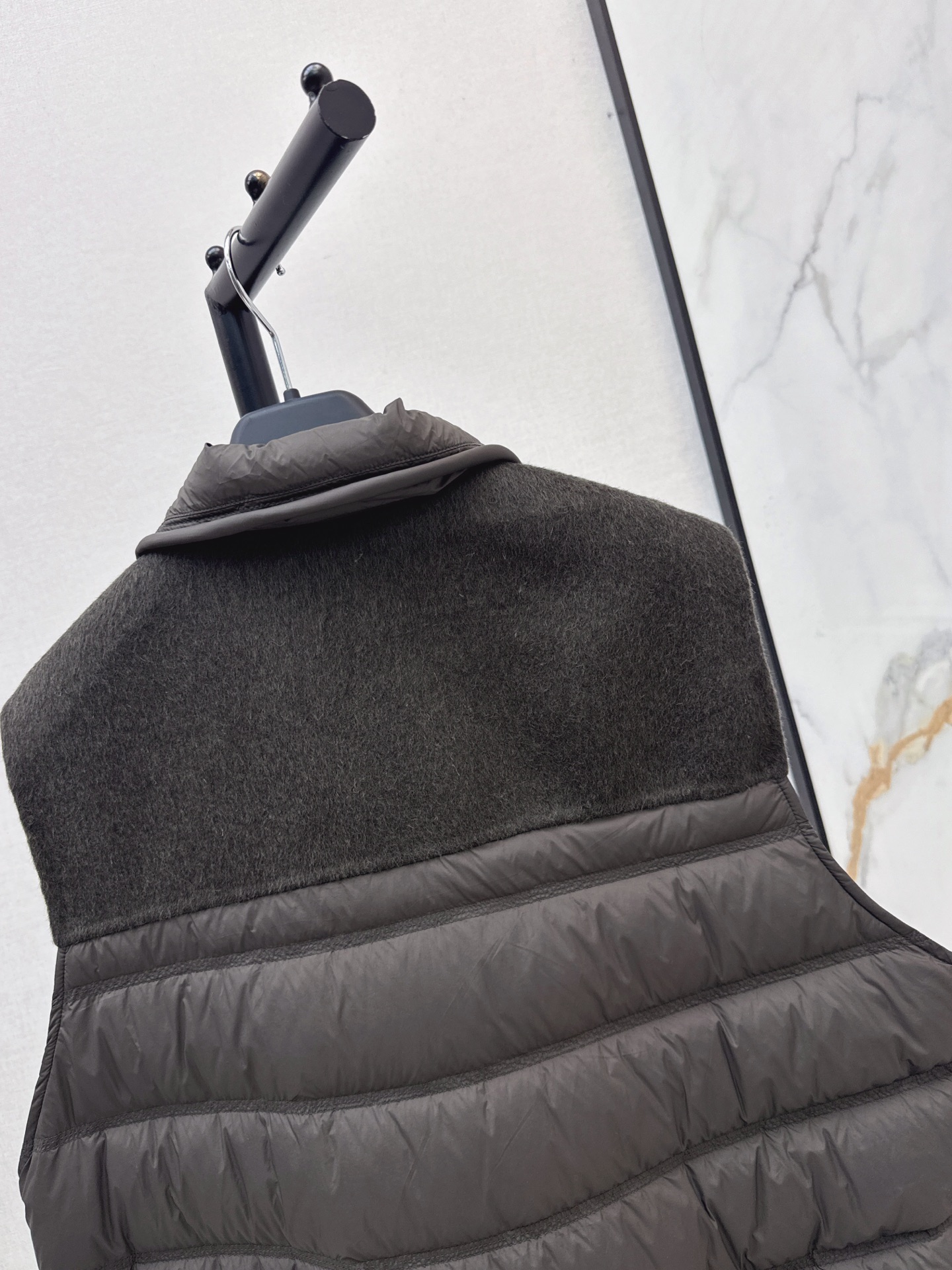 Max 26fw knit contract down vest