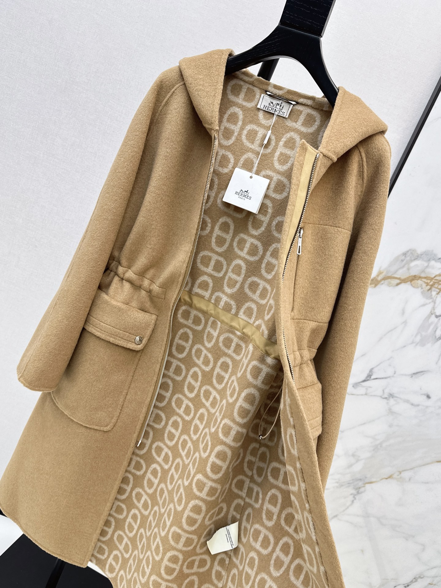 Her 26fw drawstring hooded overcoats
