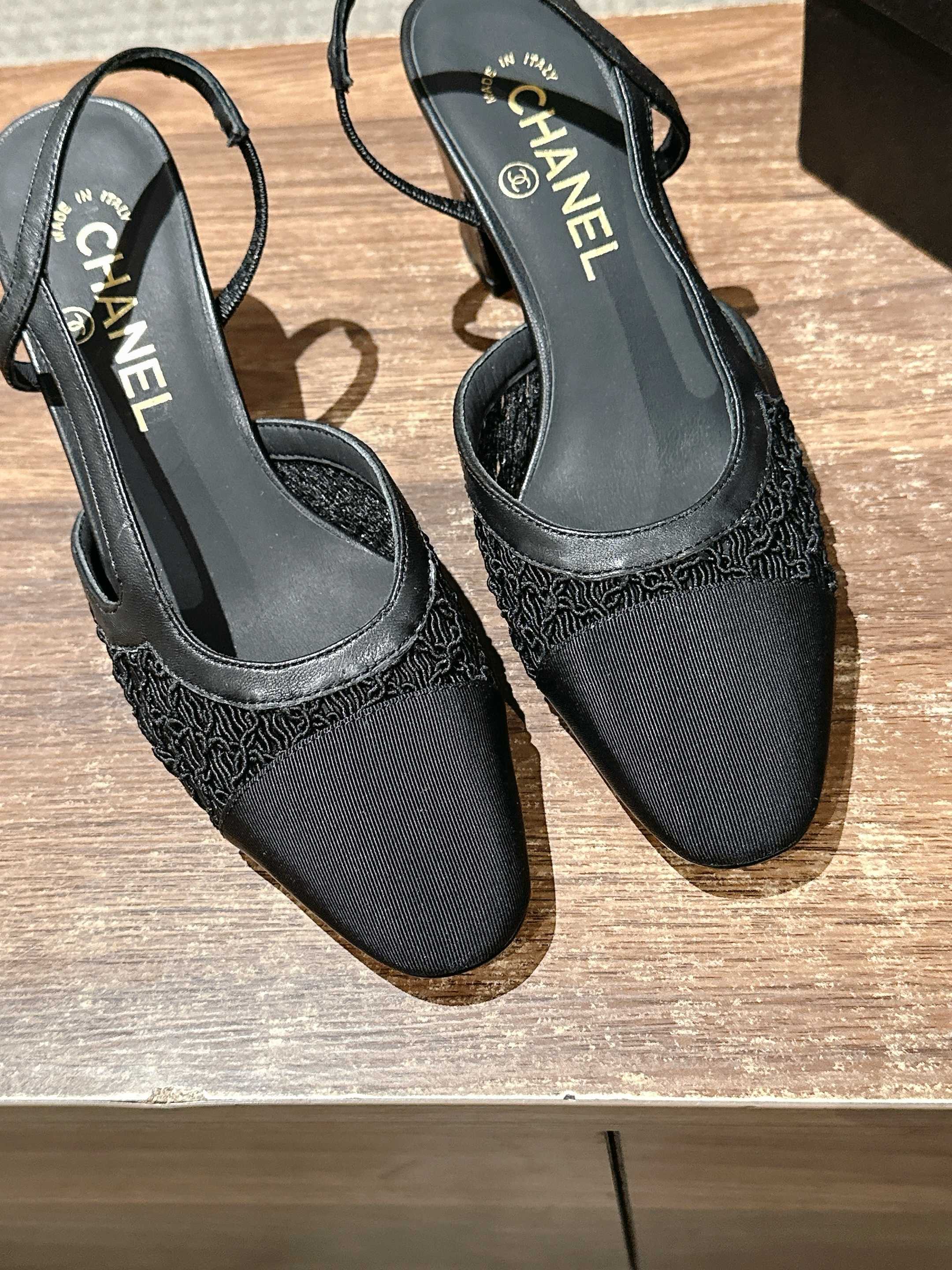 Chan 25fw lace slingback chunky heels