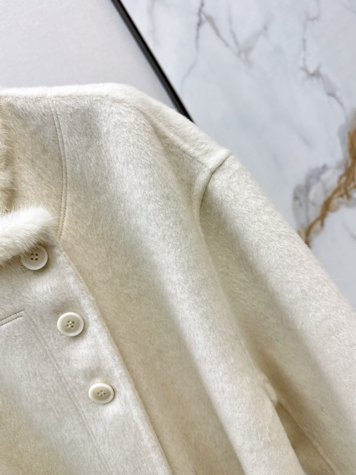 Fen 26fw fur-trim cropped belted overcoats