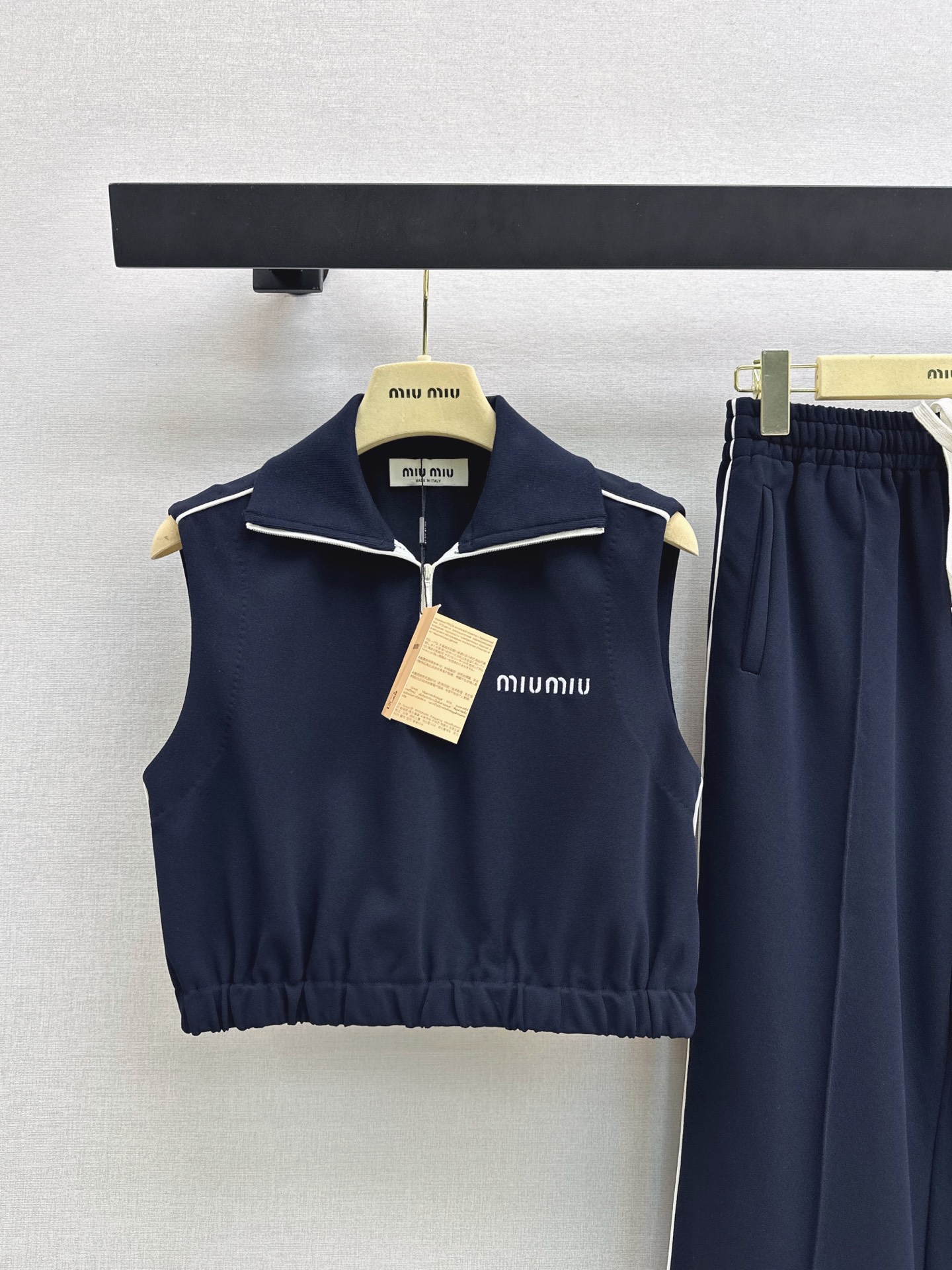 Miu 26ss cropped vest apnts sets