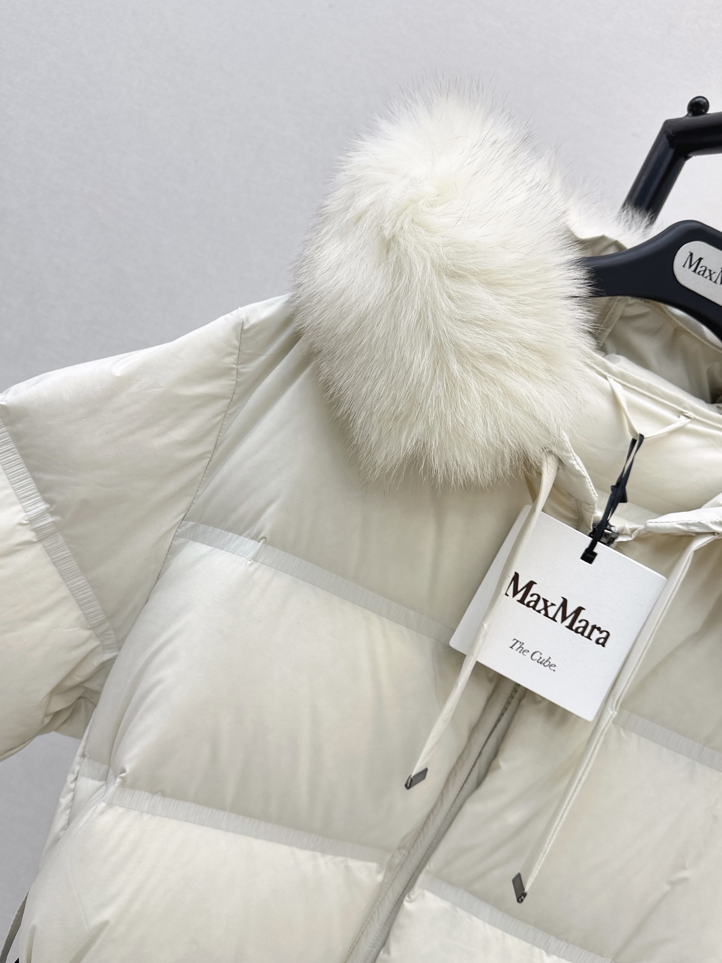 Max 26fw long belted hooded down jacket