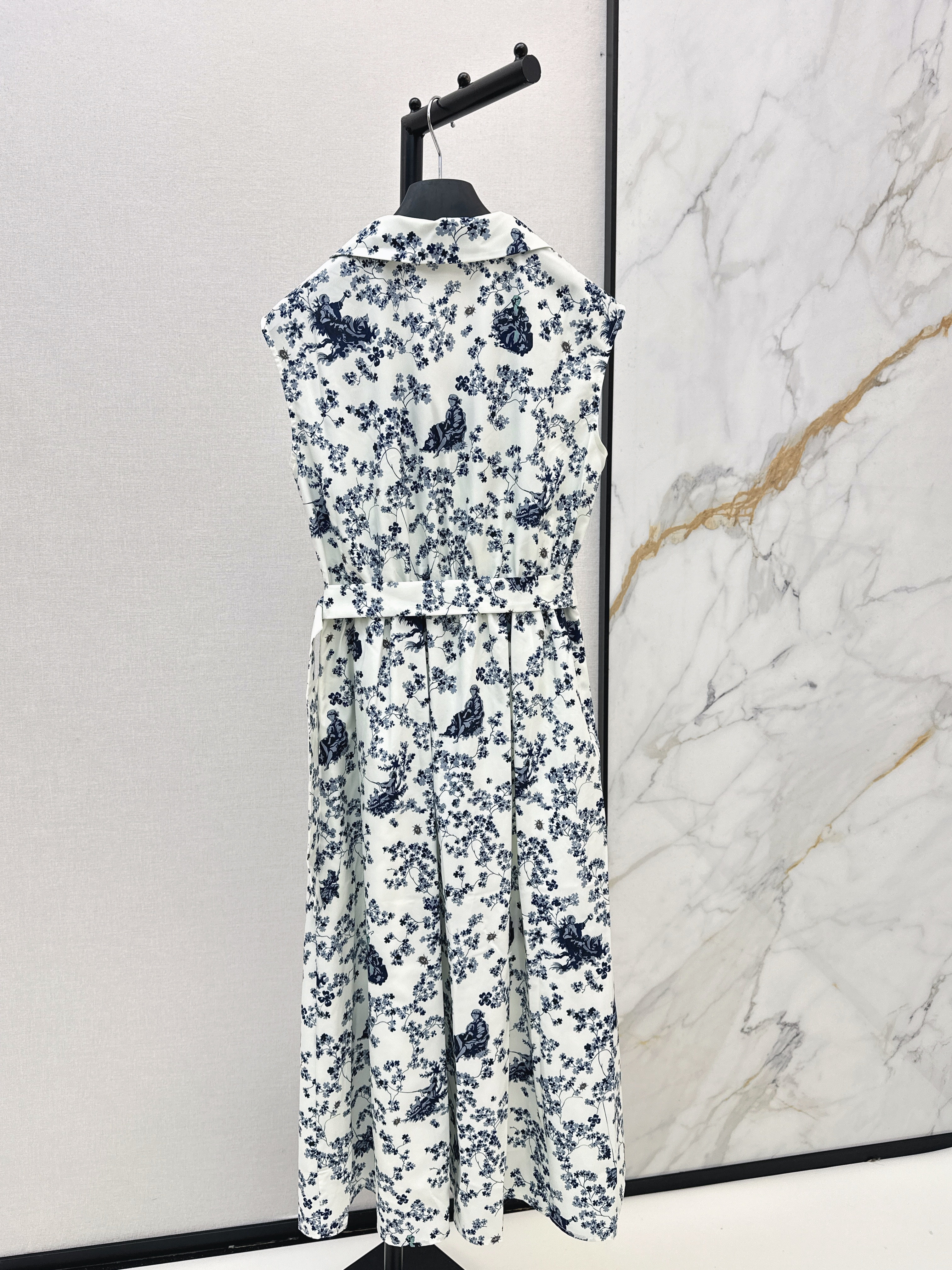 CD 26ss sleeveless print dress