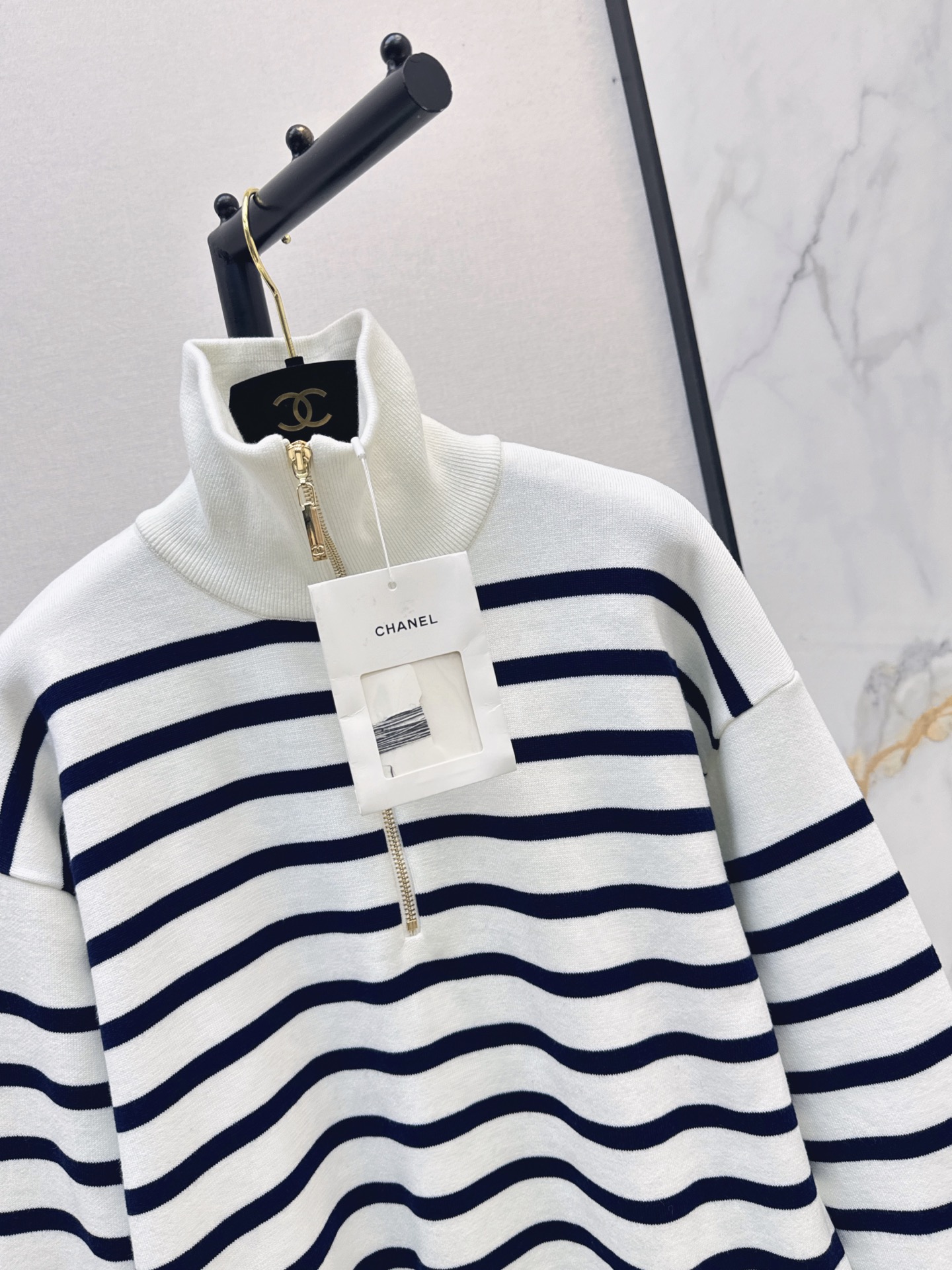 Chan 26fw stripe zip-up knit sweater