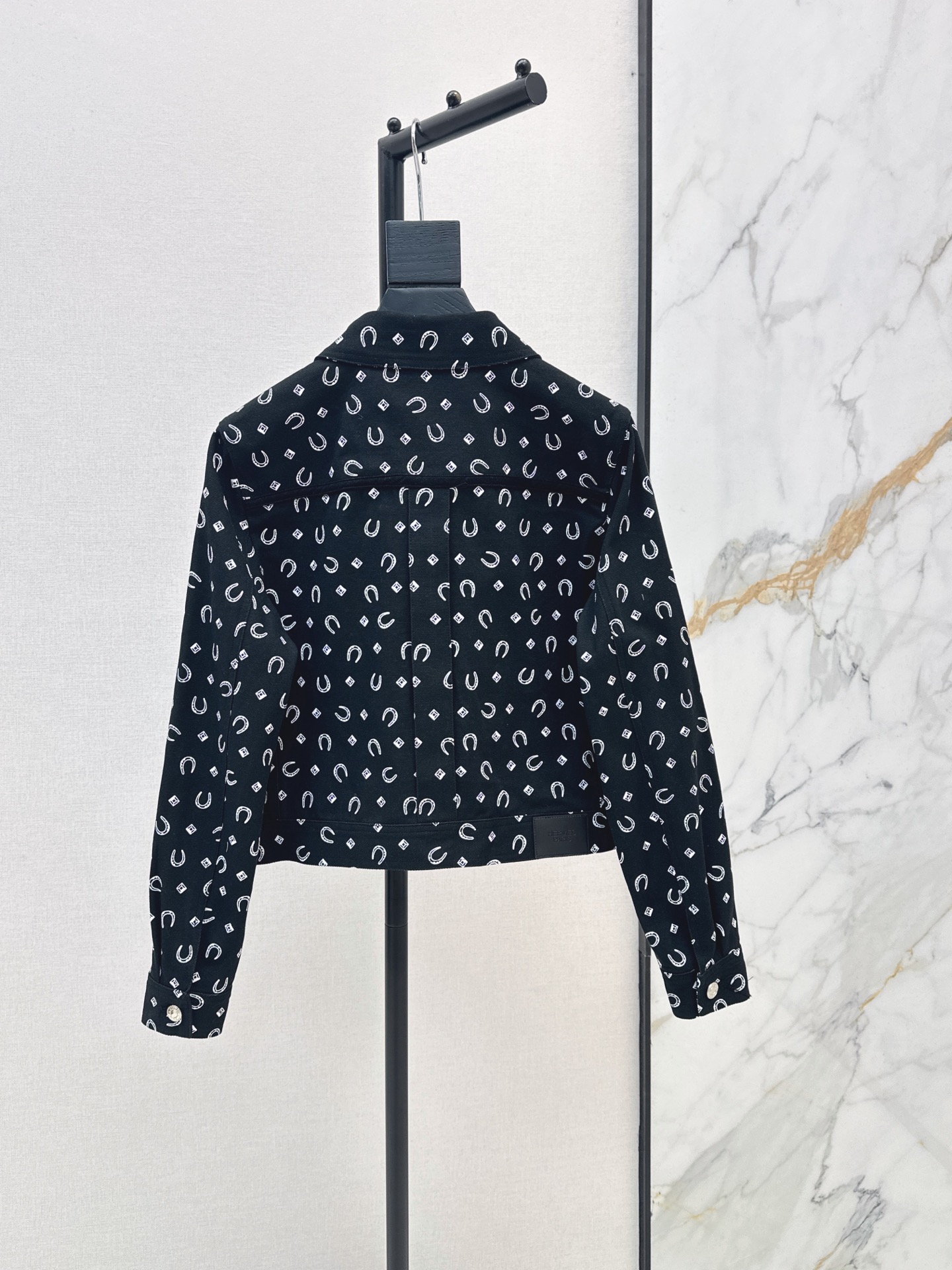 Her 26fw print jacket
